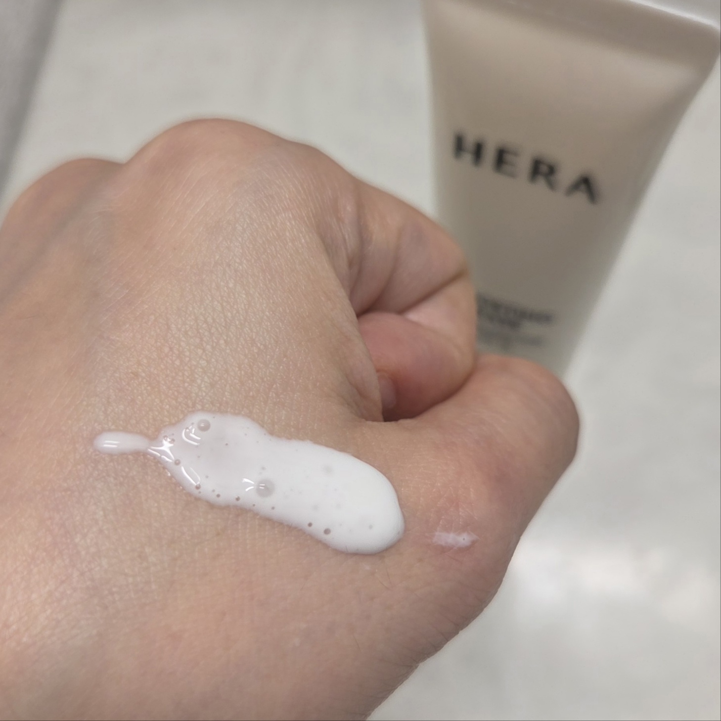 リフレクション スキングロウファンデーション/HERA/リキッドファンデーションを使ったクチコミ（3枚目）