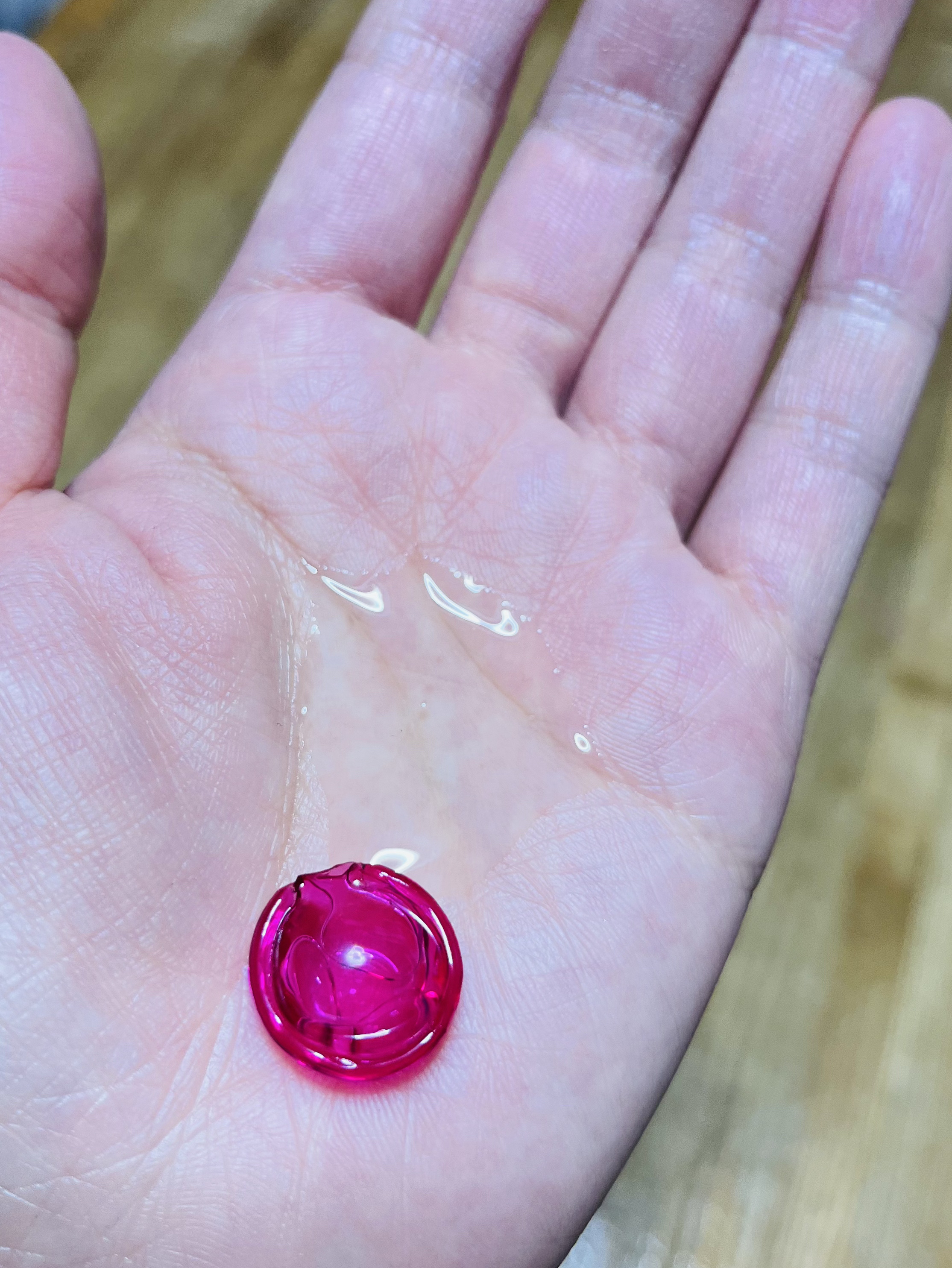 【KAKAO FRIENDS限定デザイン】ellips（エリップス）ヘアオイル シートタイプ8粒 （ピンク／ローズ＆グリーンの香り）/ellips/ヘアオイルを使ったクチコミ（2枚目）