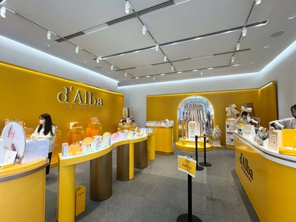 のんちゃん on LIPS 「💛d'Albaポップアップが豪華すぎた💛愛用中のダルバのイベン..」(2枚目)