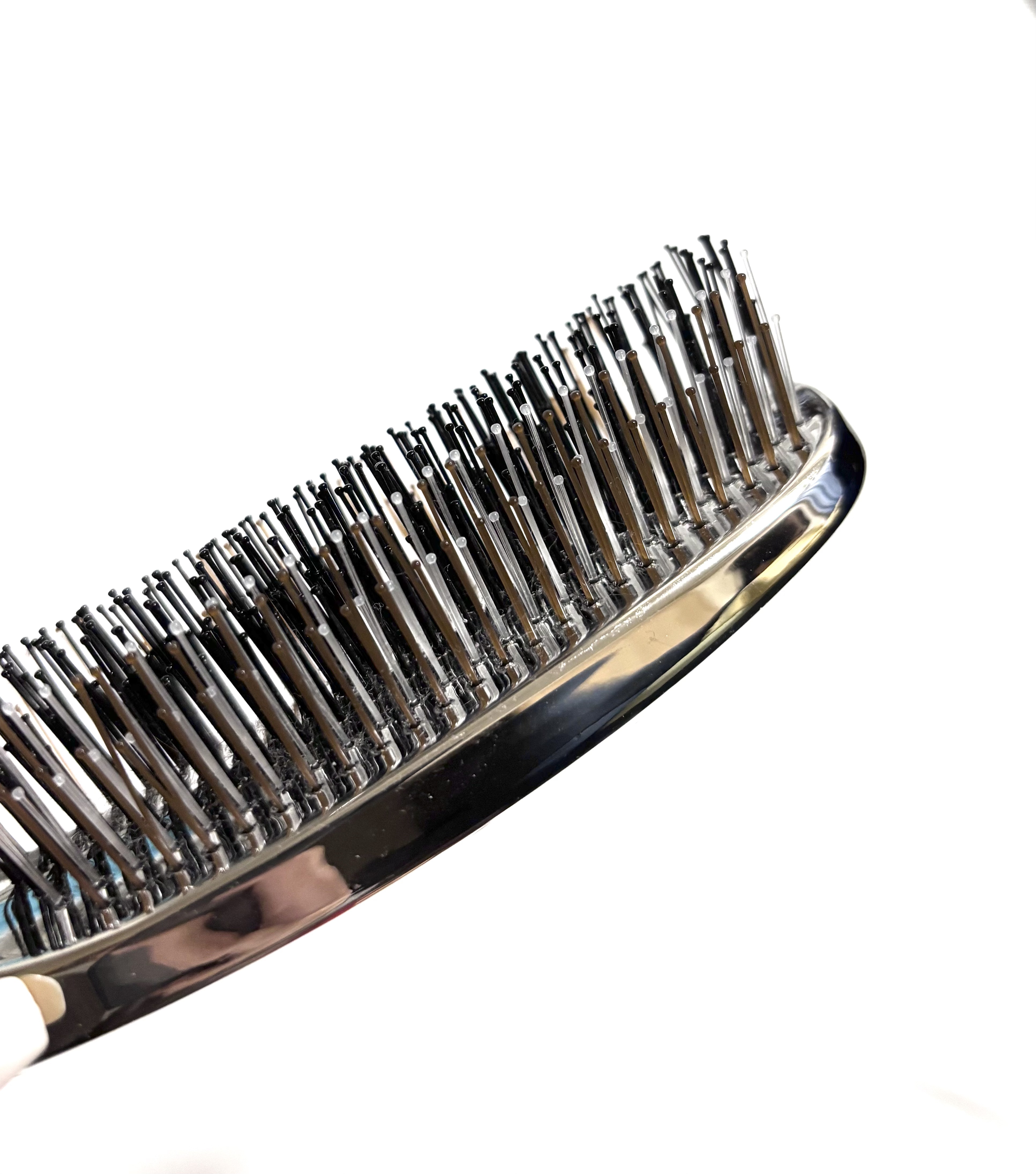 MEDULLA スカルプリフトブラシのクチコミ「MEDULLA

インバス･アウトバスケアをこれ一本で！
長短の段差3種の硬さの違う先玉ピン
.....」（2枚目）