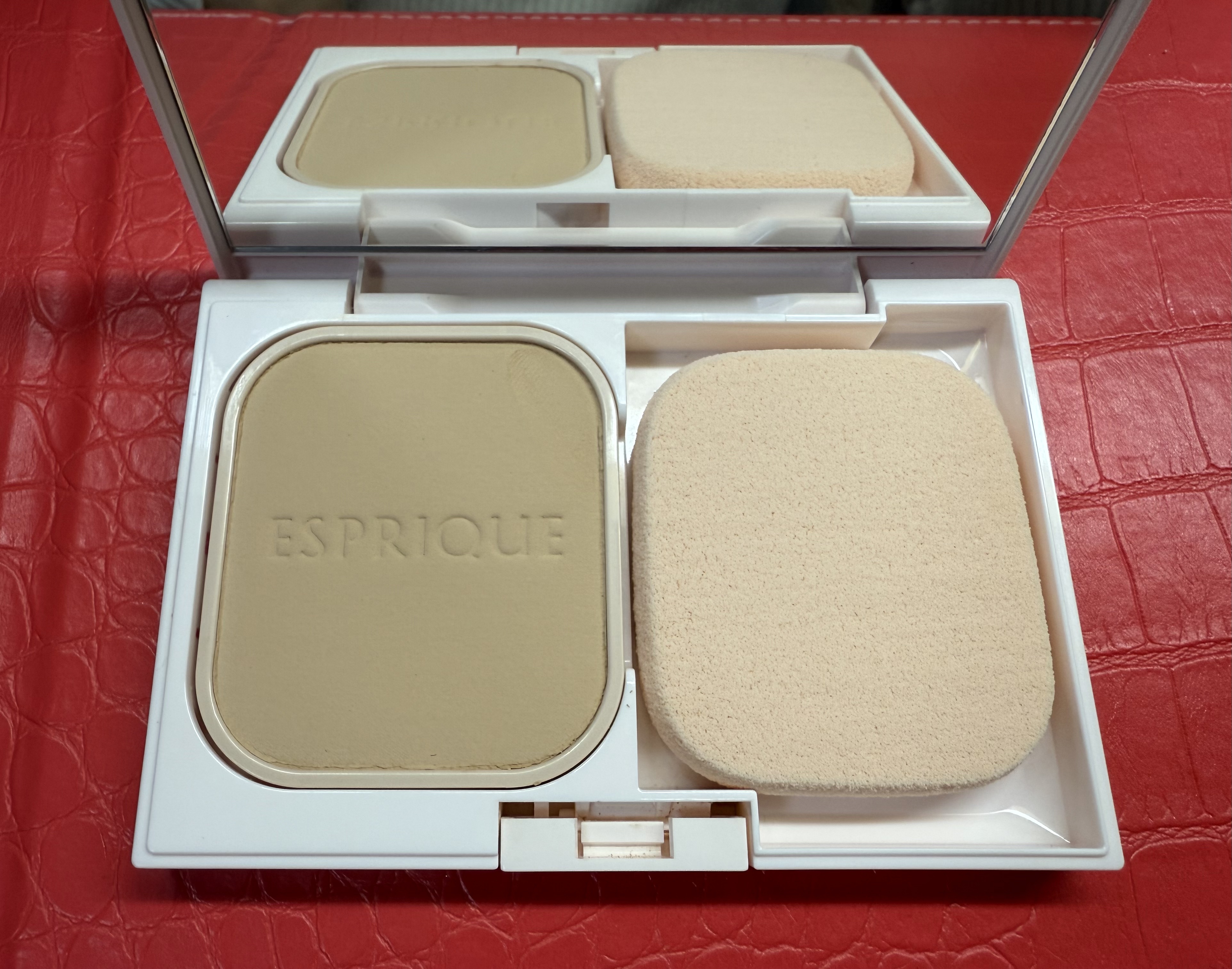 メルティセラム グロウパウダー/ESPRIQUE/パウダーファンデーションを使ったクチコミ（1枚目）