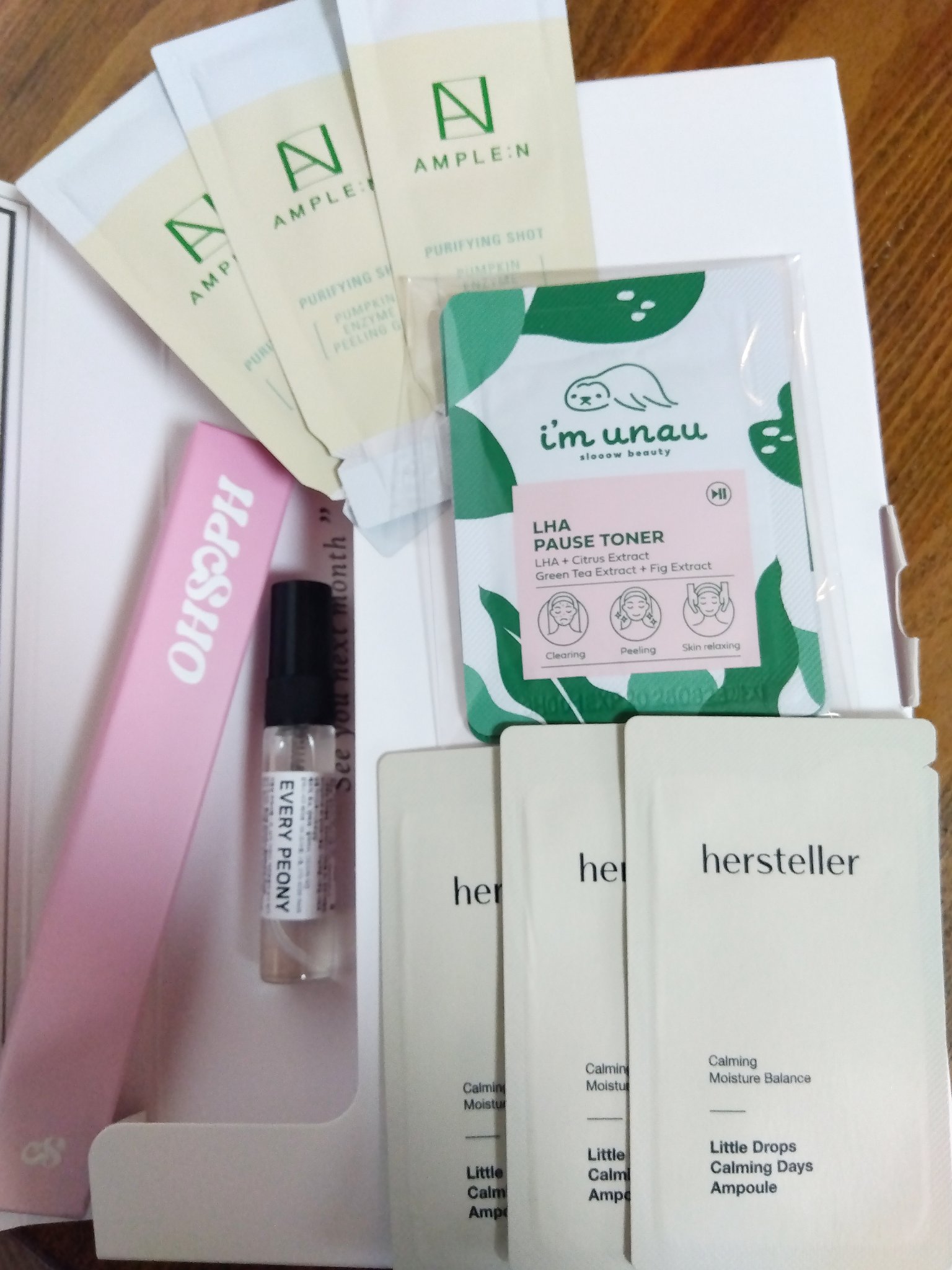 Hersteller Little Drops Calming Days Ampouleのクチコミ「韓国コスメのサブスク♪
サンプルと聞いていましたが現品も入っていました🤗
前から気になっていて.....」（2枚目）