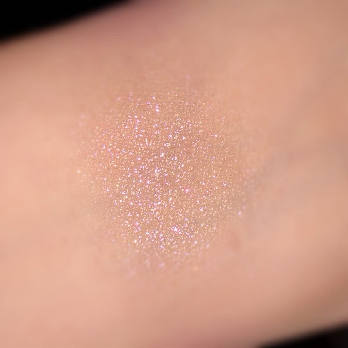 キス　シアー　グリッターアイズＮＸ/KiSS/単色アイシャドウを使ったクチコミ（3枚目）