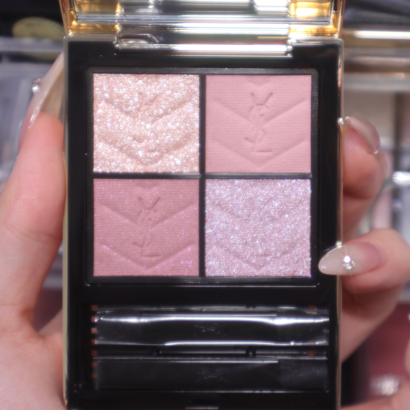 クチュール ミニ クラッチ/YVES SAINT LAURENT BEAUTE/アイシャドウパレットを使ったクチコミ(2枚目)