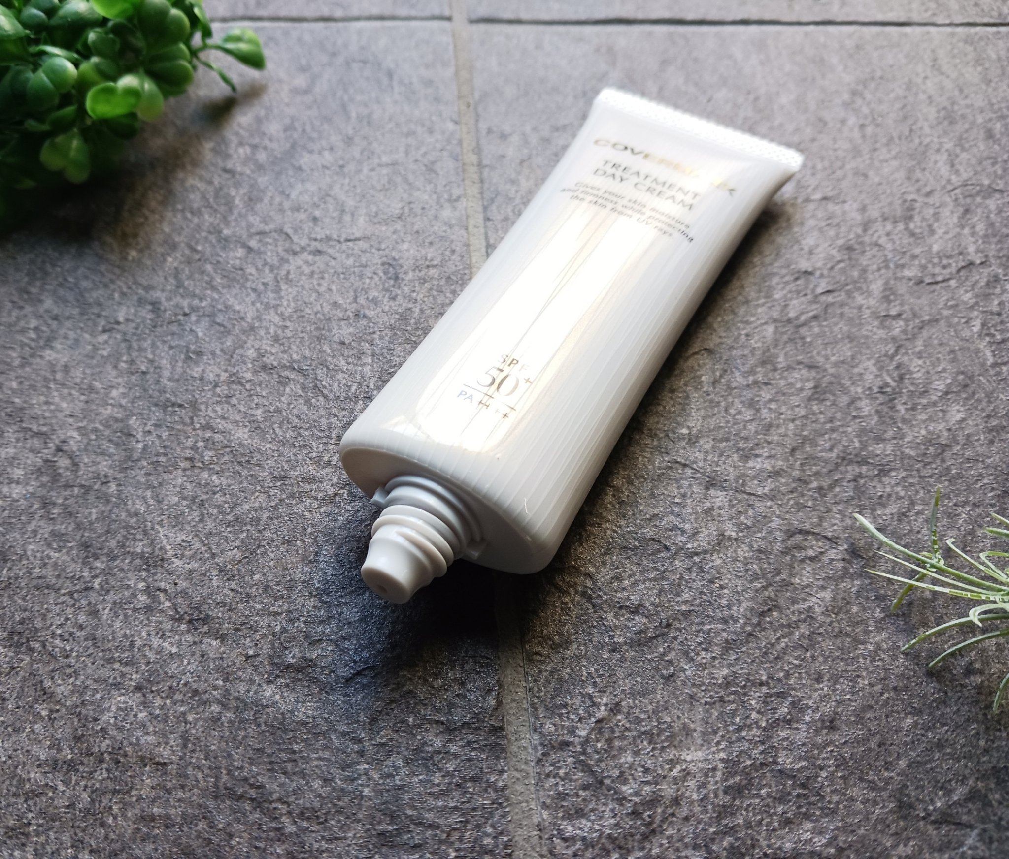 トリートメント デイ クリーム/COVERMARK/日焼け止めクリームを使ったクチコミ（2枚目）