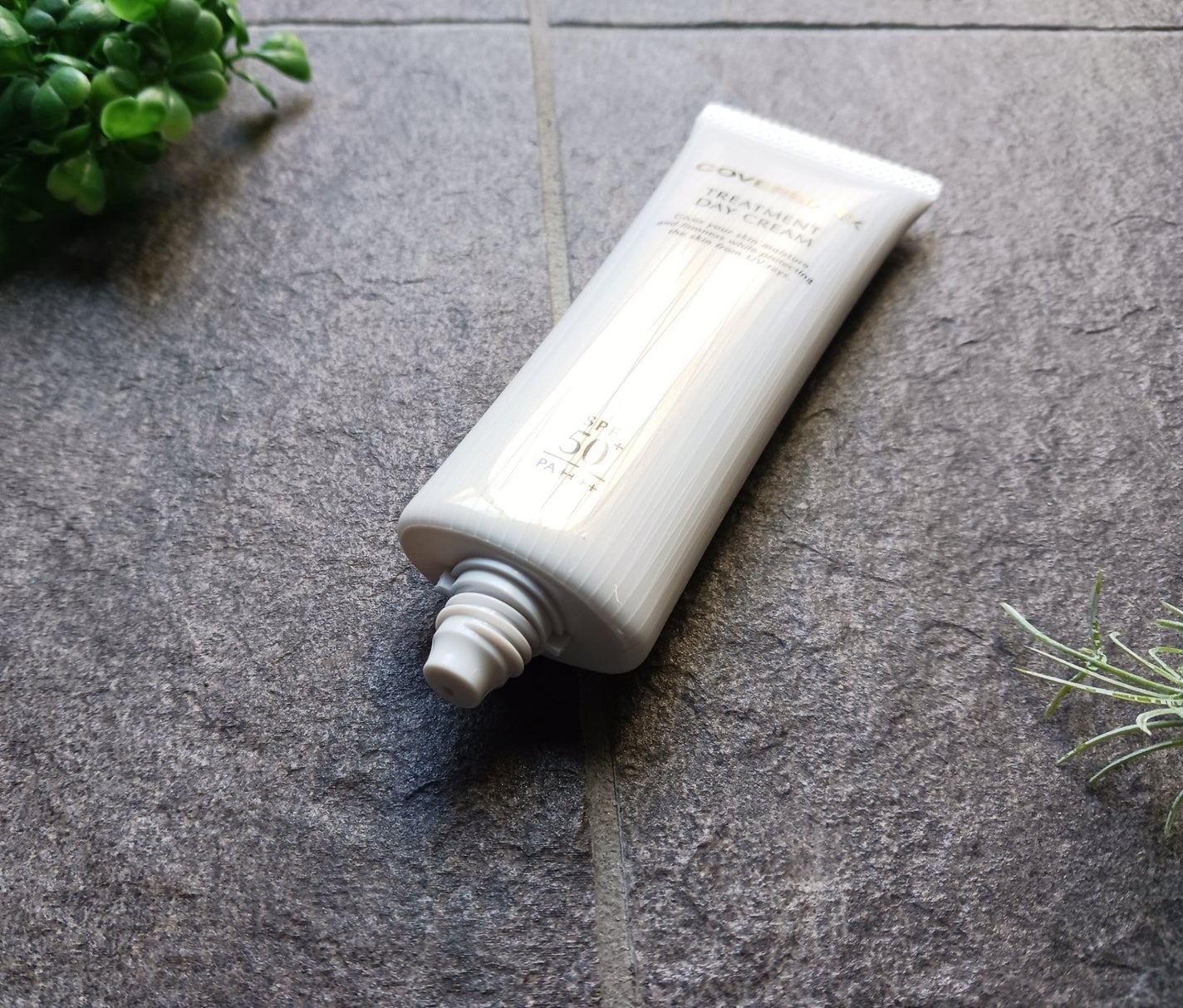 トリートメント デイ クリーム/COVERMARK/日焼け止めクリームを使ったクチコミ(2枚目)