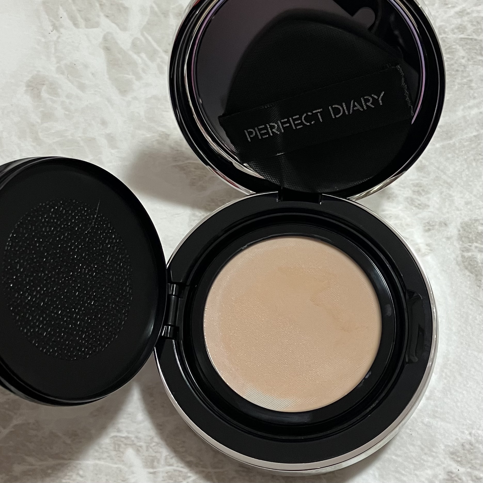 エッセンスコンシーリング UV クッションファンデーション/PERFECT DIARY/クッションファンデーションを使ったクチコミ（2枚目）