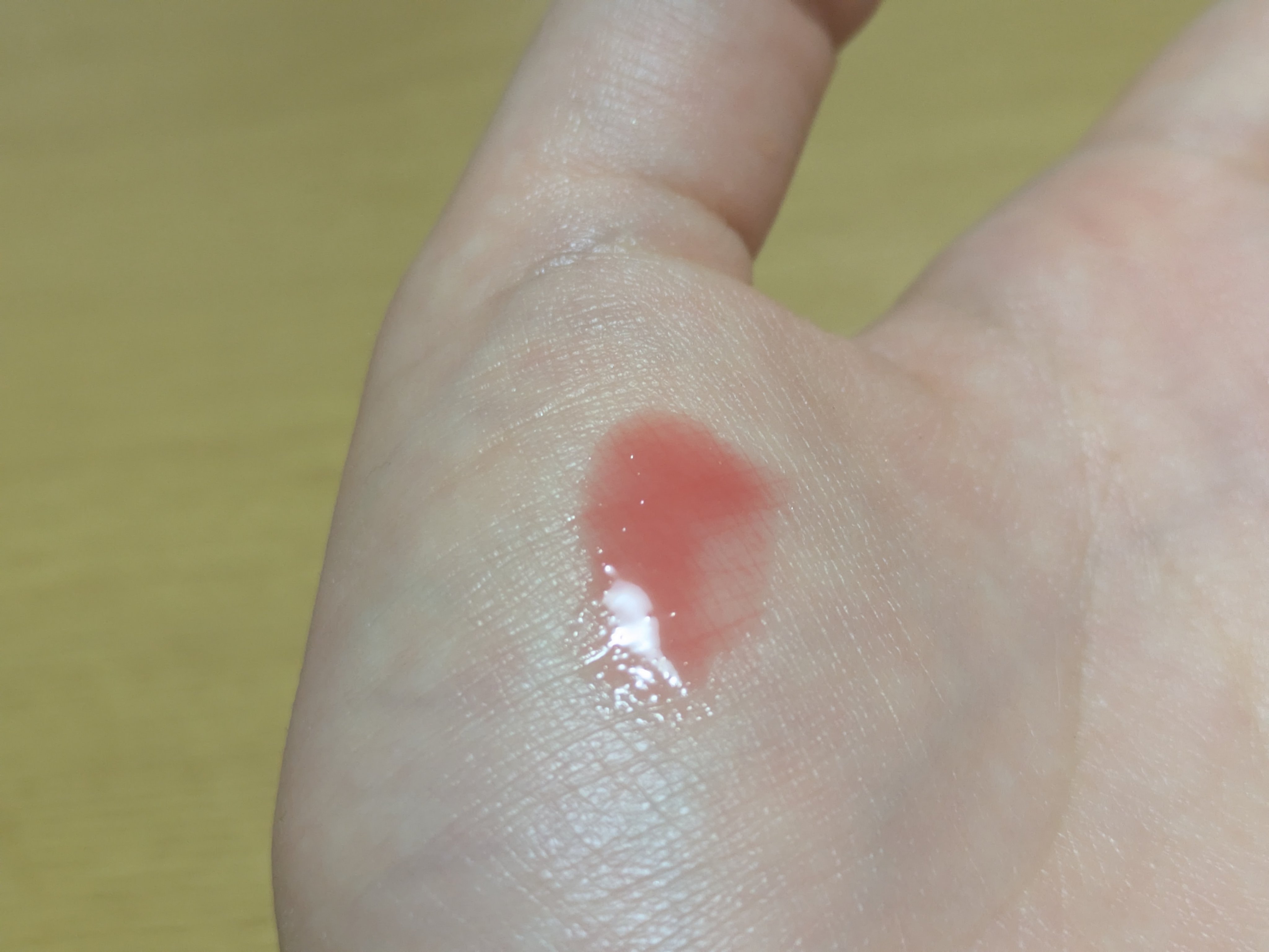 ピュアウォーターリップグロス/dasique/リップグロスを使ったクチコミ（2枚目）