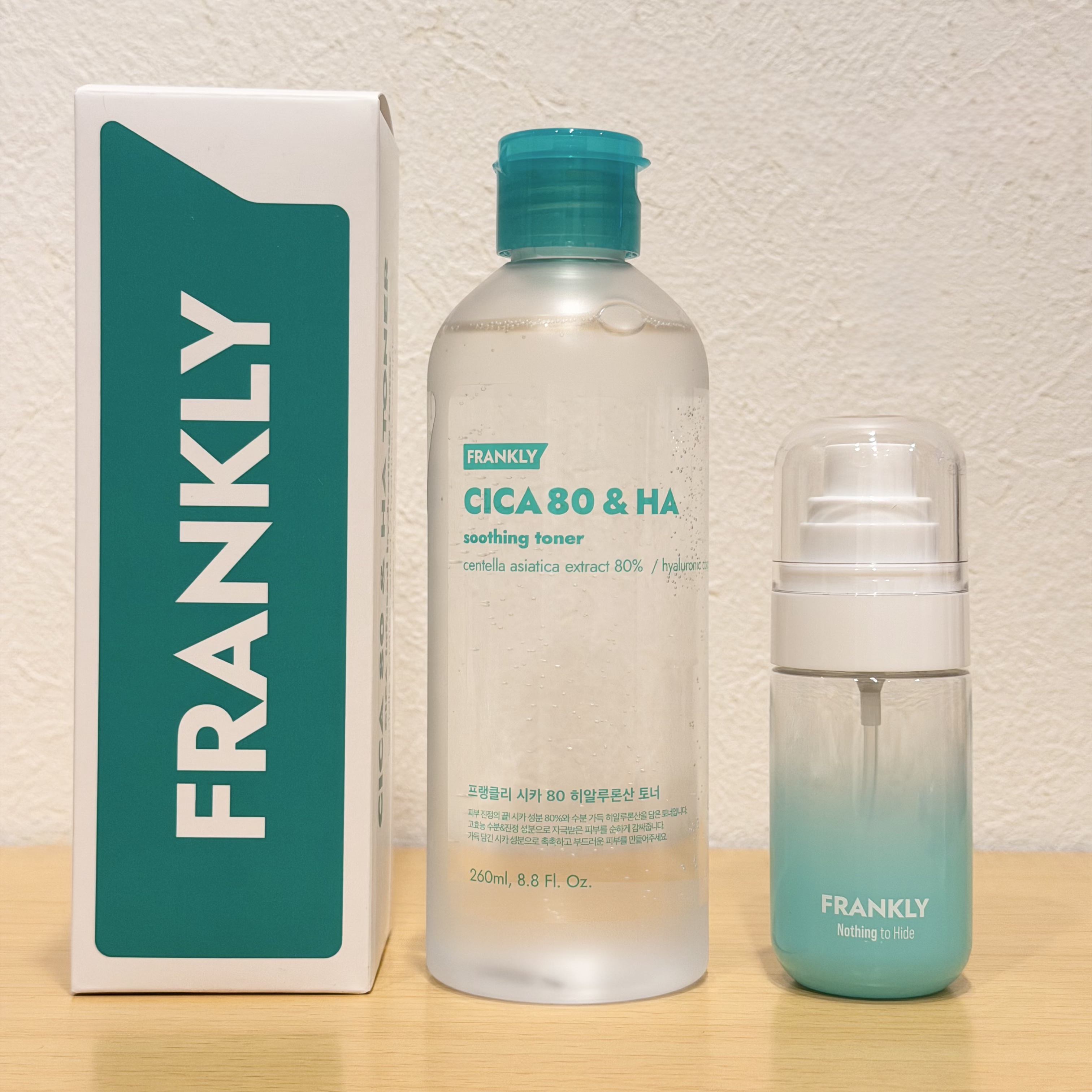 ┈┈┈┈┈┈┈┈┈┈

FRANKLY  

シカ80％ヒアルロン酸トナー
CICAトナーミスト空ボトル 50ml（GIFT）

┈┈┈┈┈┈┈┈┈┈

ツボクサエキス*¹を80％も高配合した贅沢なトナーで、乾燥などでデリケートになりがちな