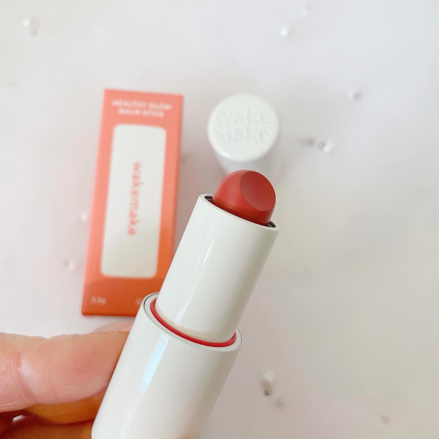 ヘルシーグロウバームスティック/wakemake/口紅を使ったクチコミ(2枚目)