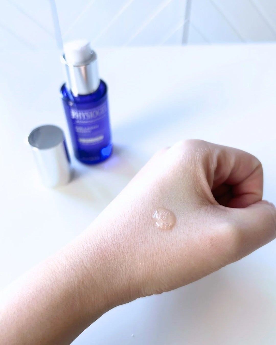 コラーゲンリニューカプセルアンプル/PHYSIOGEL/美容液を使ったクチコミ(4枚目)