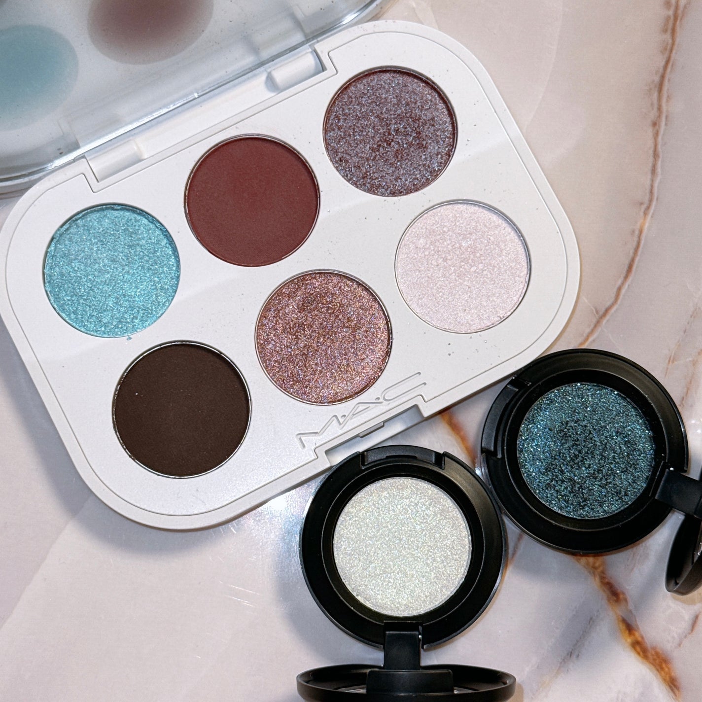 スコール ゴールズ アイシャドウ パレット × 6/M・A・C/アイシャドウパレットを使ったクチコミ(4枚目)
