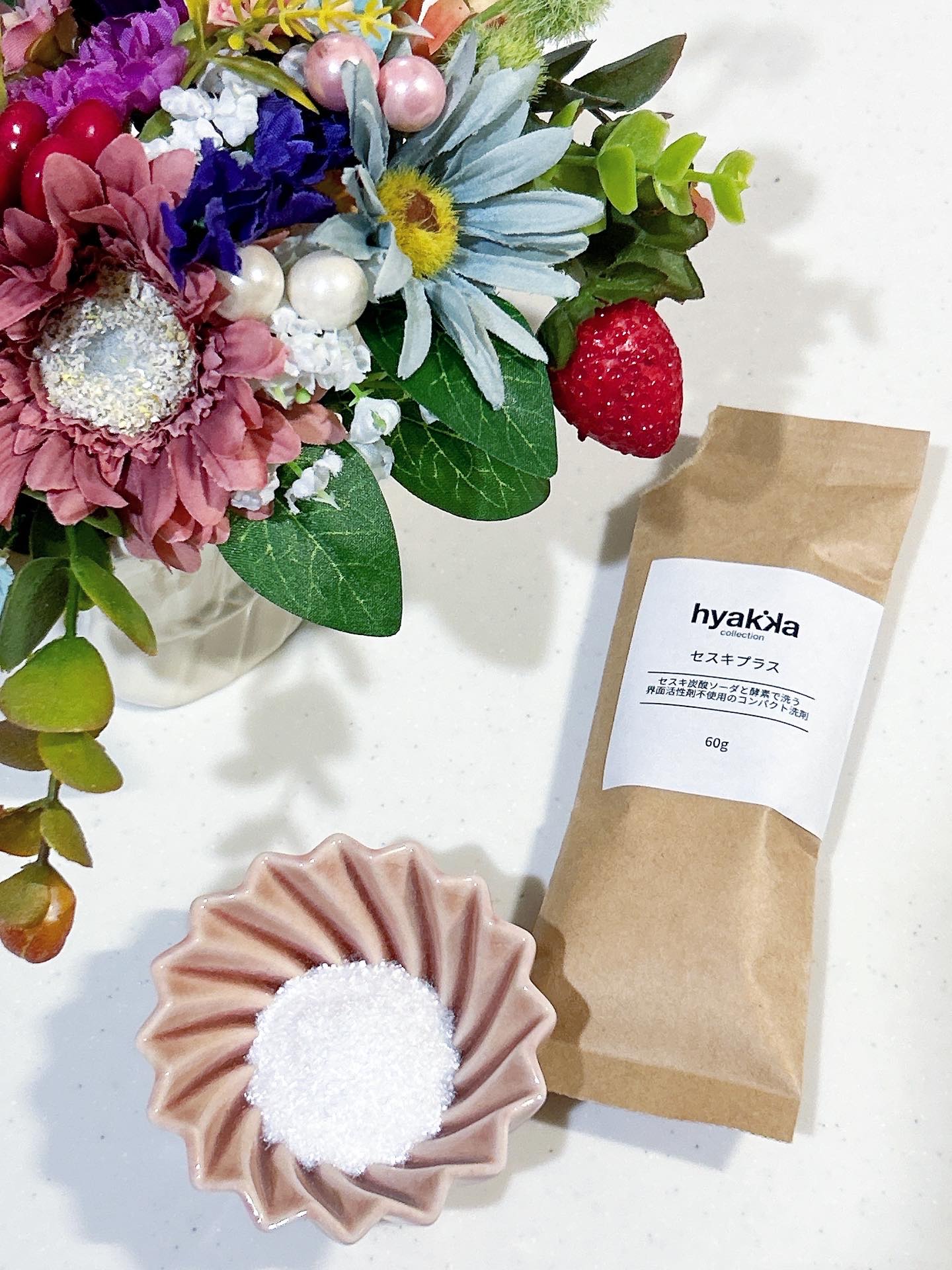 毎日使うものにはこだわりたい❤️

最近 @recoroom.i さんの粉末タイプの洗濯用洗剤 セスキプラスを使っています🥰

4種の酵素が汚れを分解除去し、セスキ炭酸ソーダのアルカリ性がその働きをサポート✨

過炭酸ナトリウムの力で嫌な