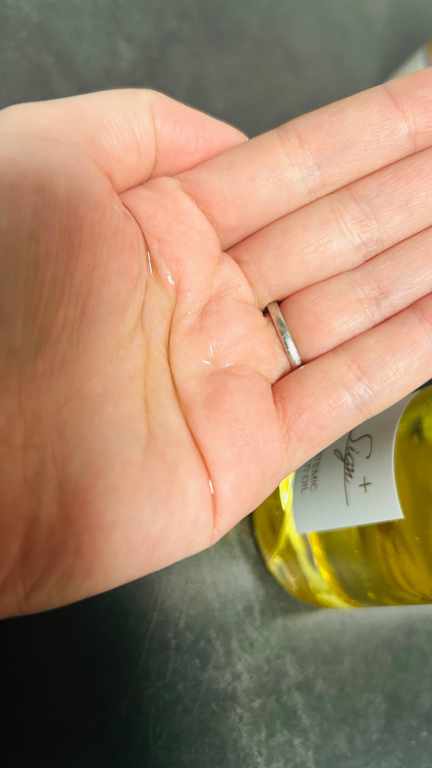 システミックオイル/Sign/ヘアオイルを使ったクチコミ(3枚目)