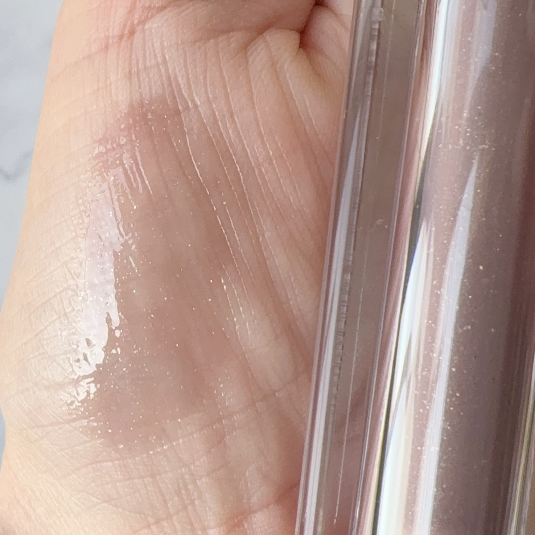 チュールグロス/ENTROPY/リップグロスを使ったクチコミ（3枚目）