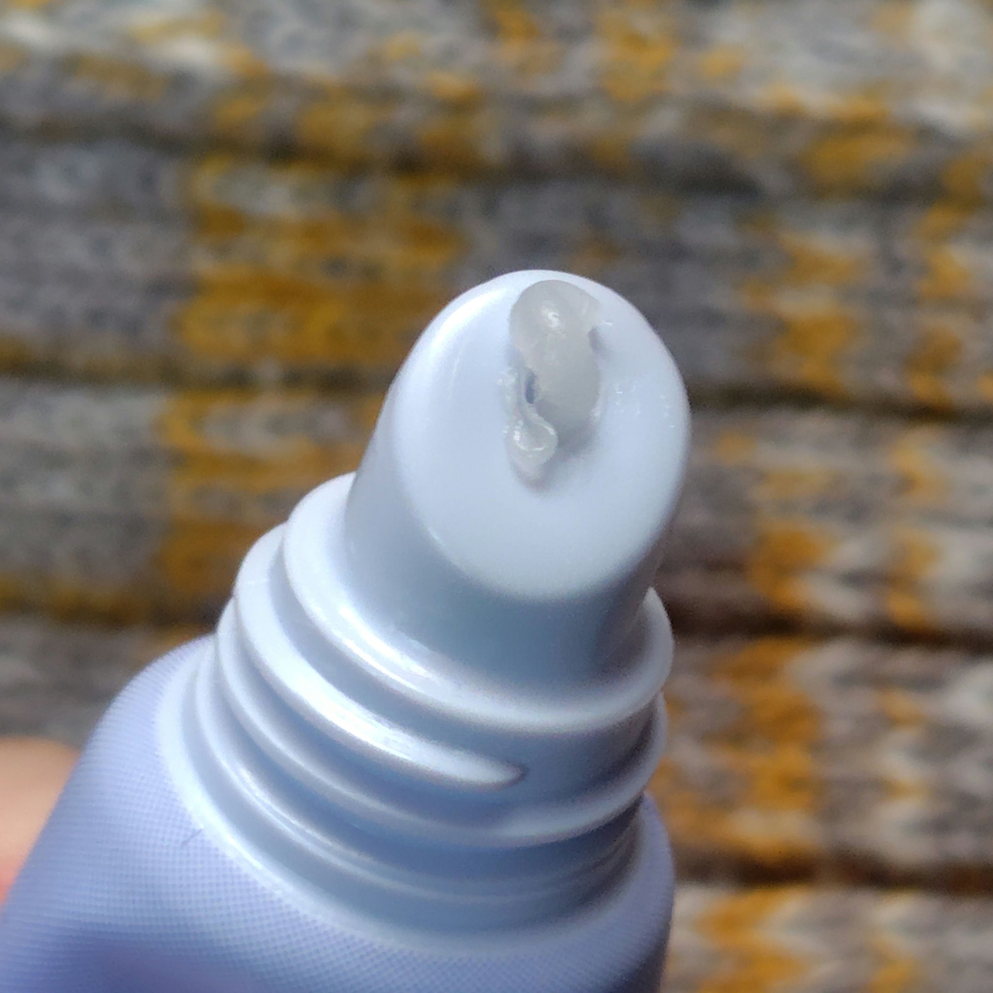 AYURA ナイトリップエッセンスのクチコミ「かなりネットリしてますが、効果絶大‼️

朝に塗って使ってみましたがお昼食べても

しっかり潤.....」（3枚目）