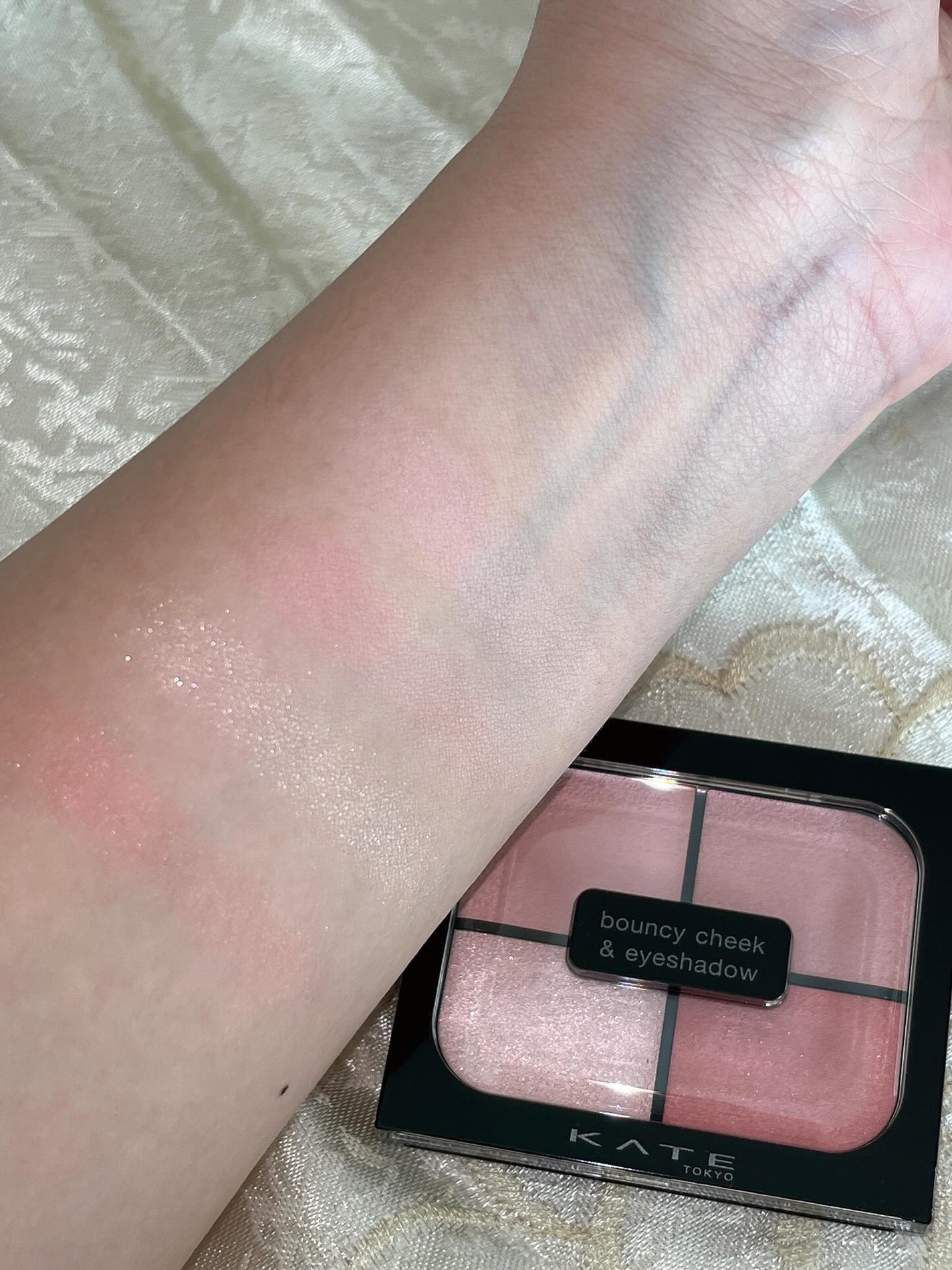 バウンシーチークシャドウ/KATE/マルチパレットを使ったクチコミ(5枚目)