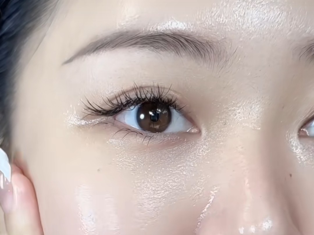 AGTHEORY ウルトラアイクリームのクチコミ「目元の乾燥が気になりにくくなって、ふっくらした感じがします✨こっくり系のクリームだけど、ピタッ.....」（1枚目）