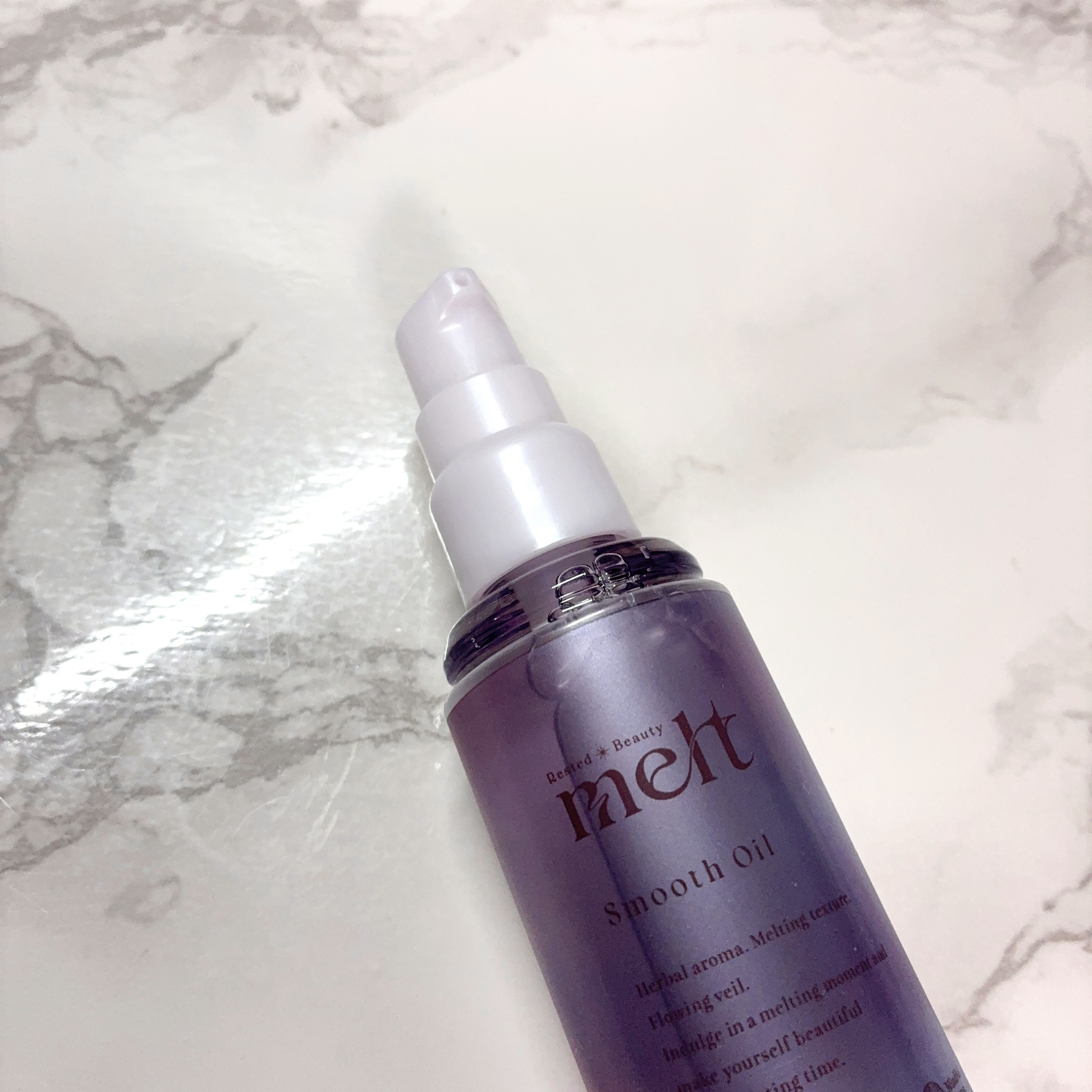 melt メルト スムースオイルのクチコミ「うねり髪からツヤ髪へ✨

melt
　メルト スムースオイル
　¥1,540

mimi be.....」（3枚目）