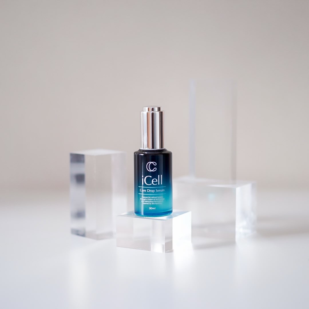 .

再生医療研究×美容皮膚科医監修の発想を
毎日のホームケアに。
iCell コアドロップセラムを
スキンケアに取り入れてみました✨

とろみはありつつも重さはなく
肌にのせるとスッと広がるテクスチャー。
なじませたあとはベタつかず
肌が