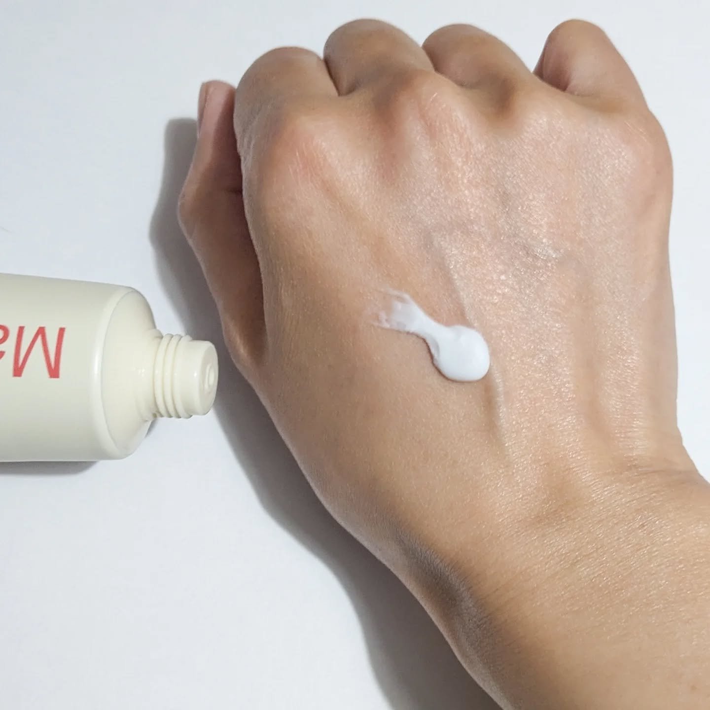 パフュームシルキーハンドクリーム/hetras/ハンドクリームを使ったクチコミ（3枚目）