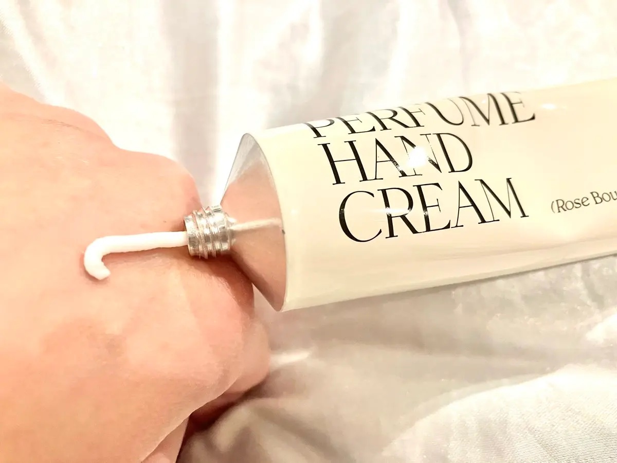  パフューム ハンドクリーム/After blow/ハンドクリームを使ったクチコミ（2枚目）