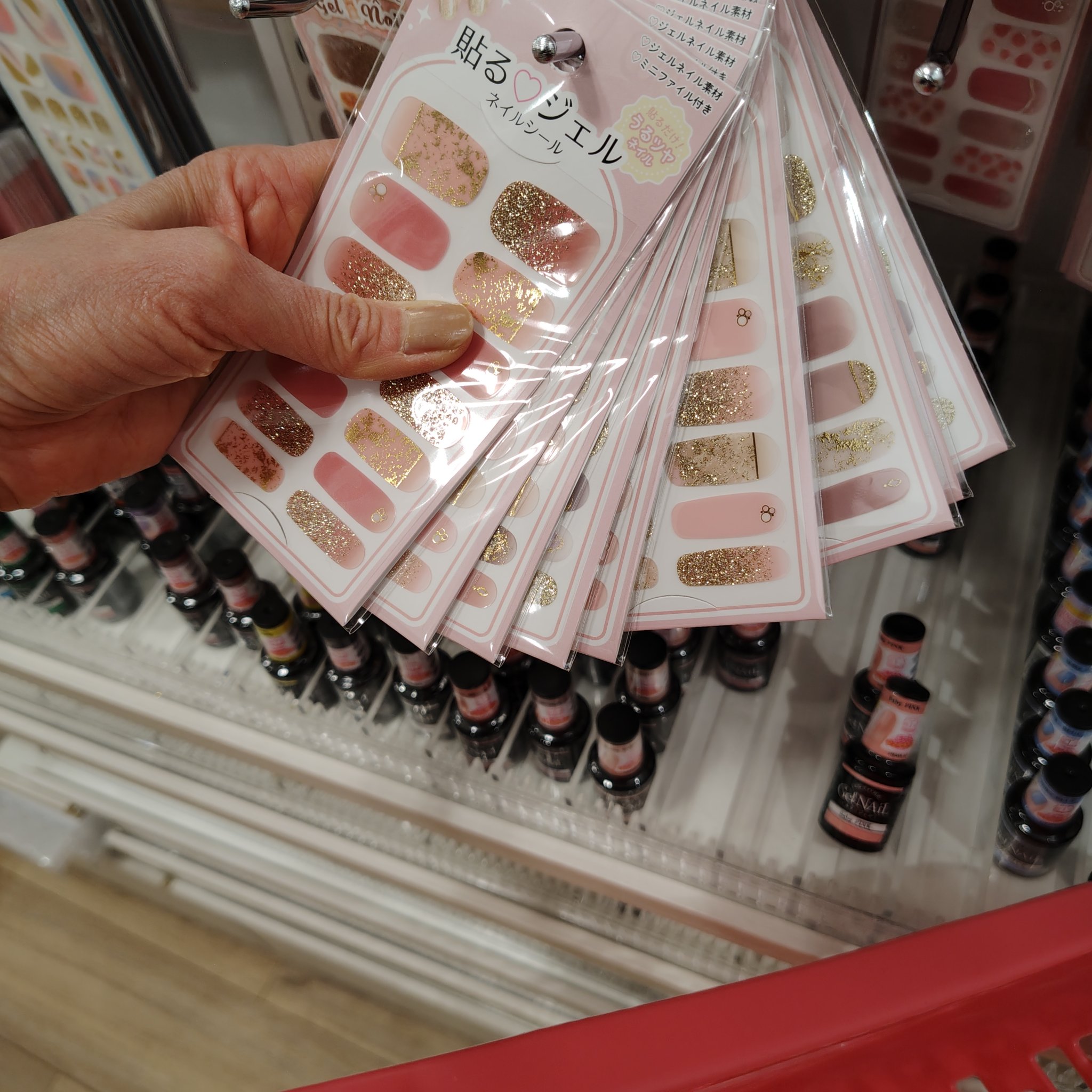 貼るジェルネイル/セリア/ネイルシールを使ったクチコミ（2枚目）