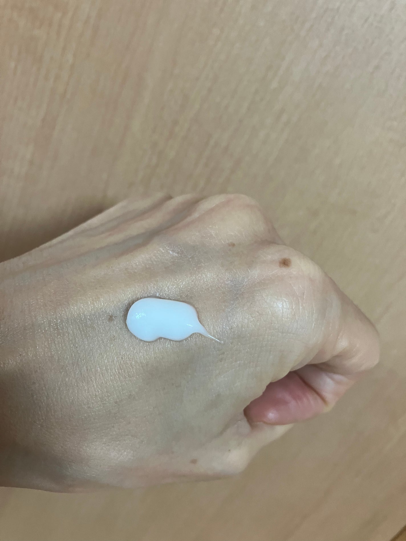 ビオレ ザ ボディ お風呂でぬれた肌に使うボディ乳液 肌すべすべ 無香料/ビオレu/ボディミルクを使ったクチコミ(2枚目)