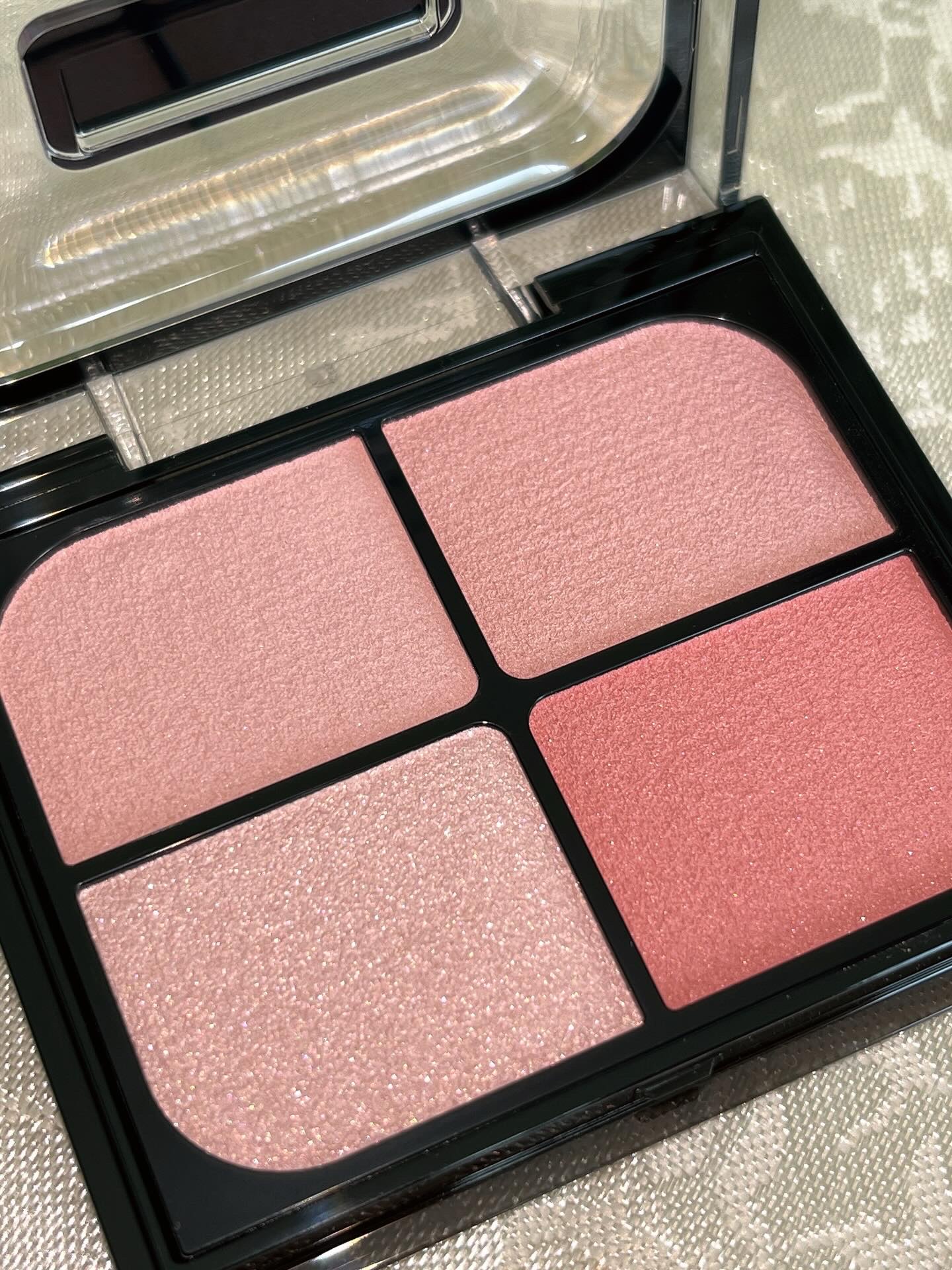 バウンシーチークシャドウ/KATE/マルチパレットを使ったクチコミ（2枚目）