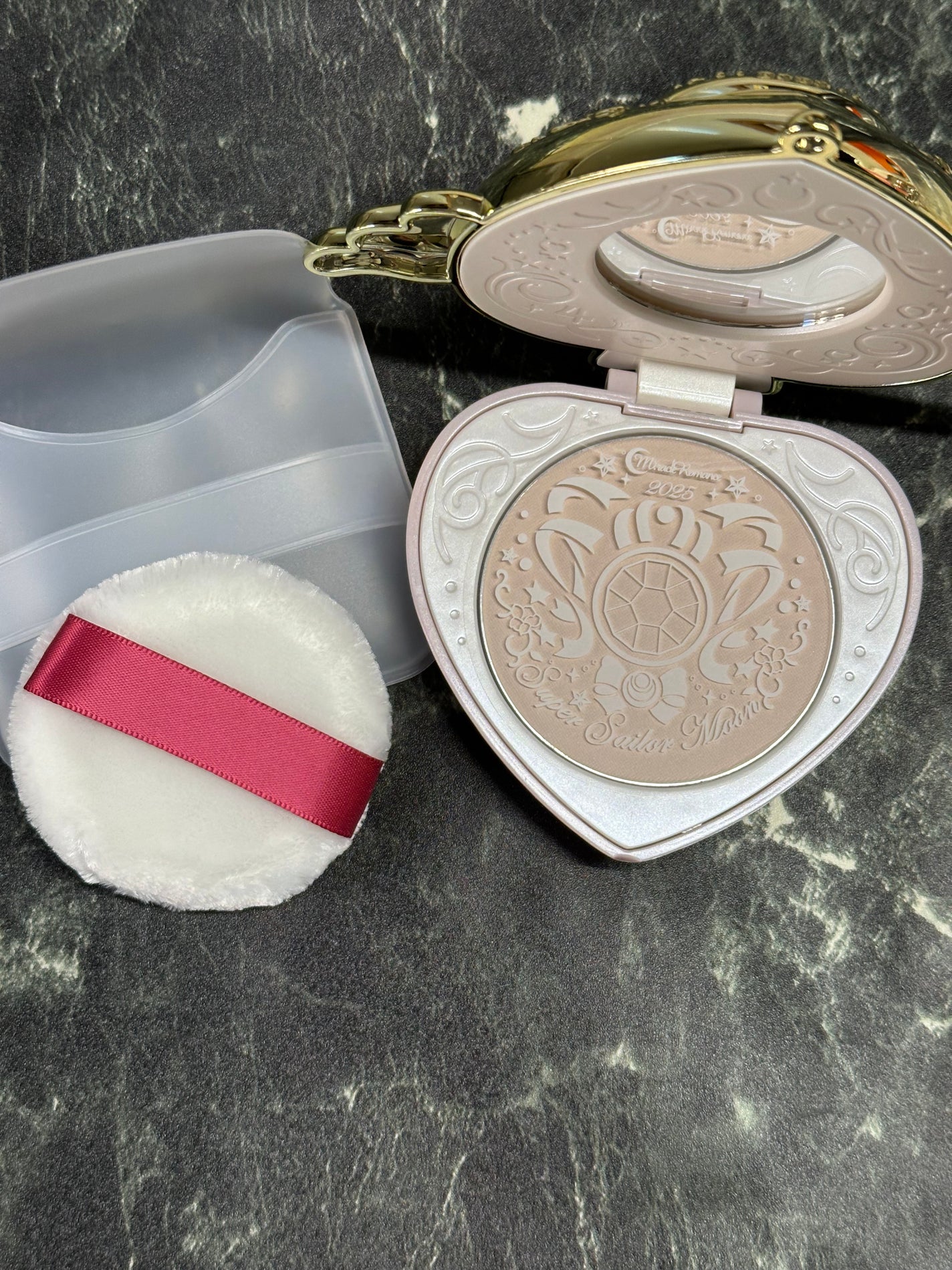 ミラクルロマンス シャイニングムーンパウダー 2025 Limited Edition/ミラクルロマンス/プレストパウダーを使ったクチコミ(6枚目)