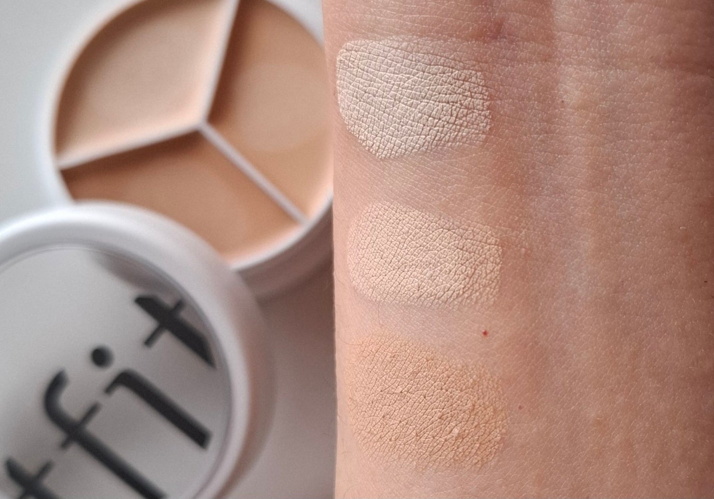 カバーアッププロコンシーラー/TFIT/パレットコンシーラーを使ったクチコミ(3枚目)