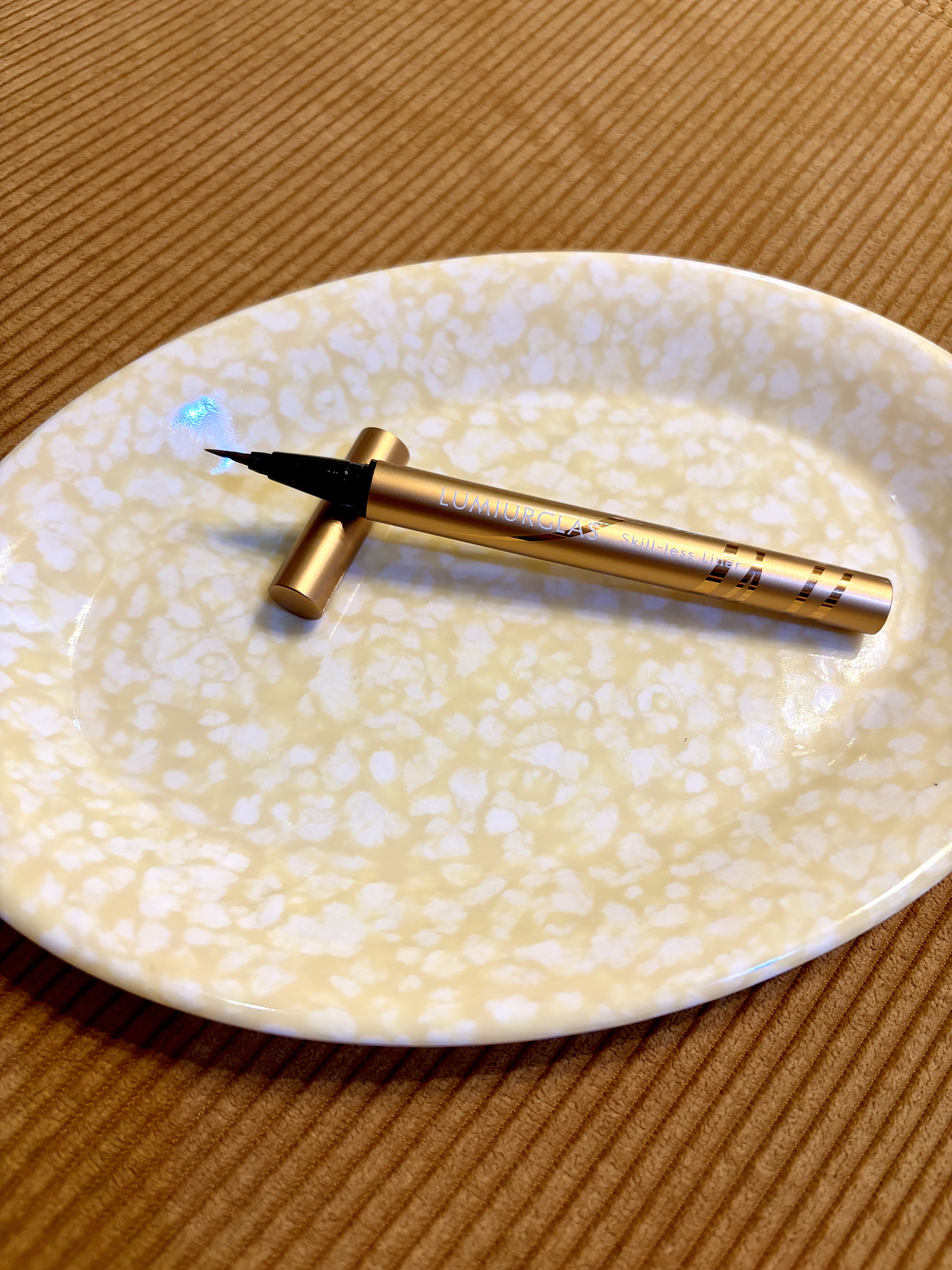 スキルレスライナー/LUMIURGLAS/リキッドアイライナーを使ったクチコミ（1枚目）