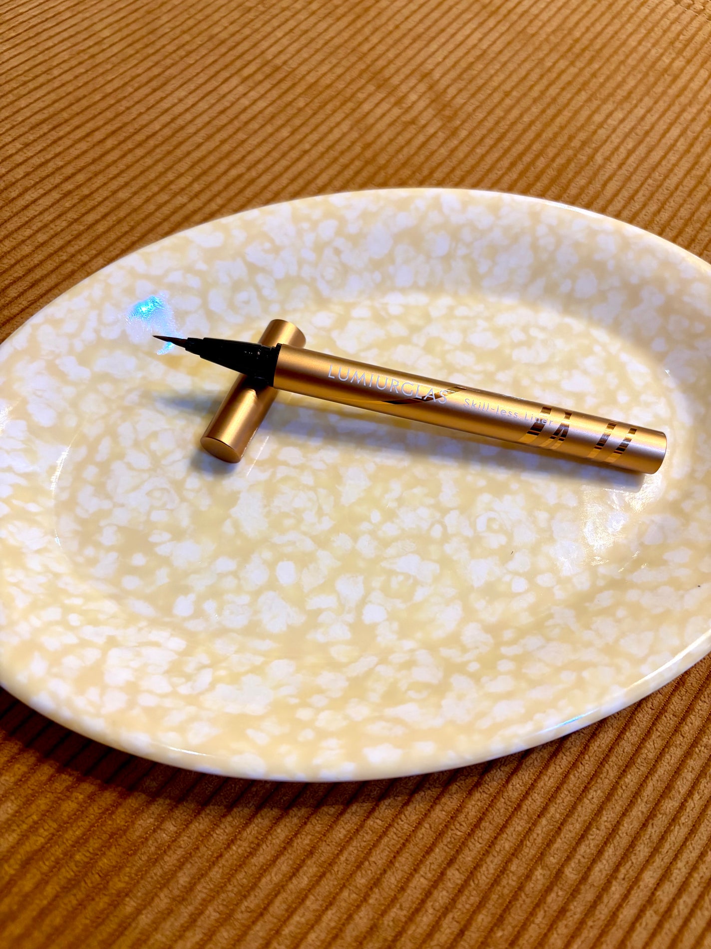 スキルレスライナー/LUMIURGLAS/リキッドアイライナーを使ったクチコミ(1枚目)