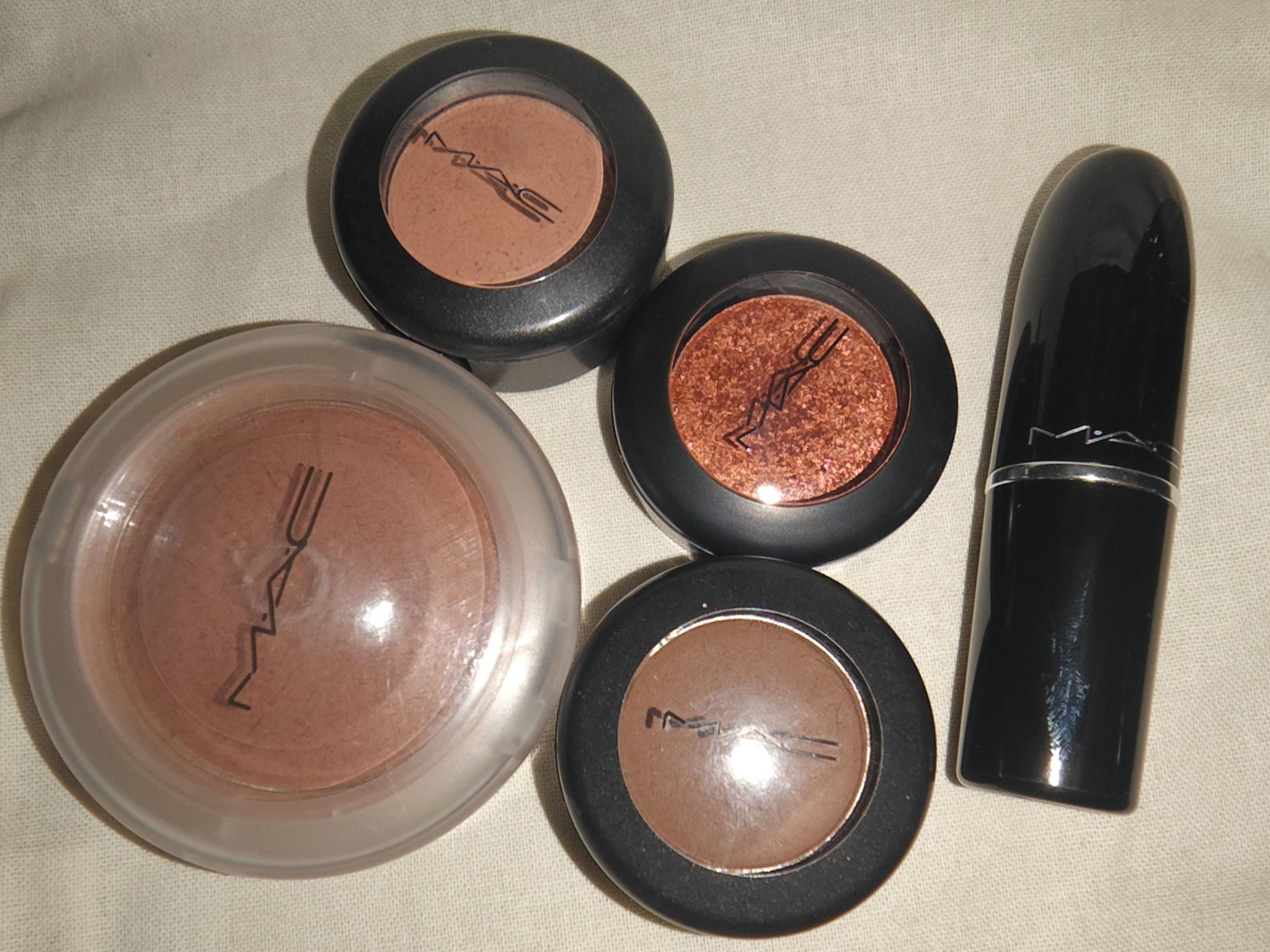 スモール アイシャドウ/M・A・C/単色アイシャドウを使ったクチコミ（1枚目）