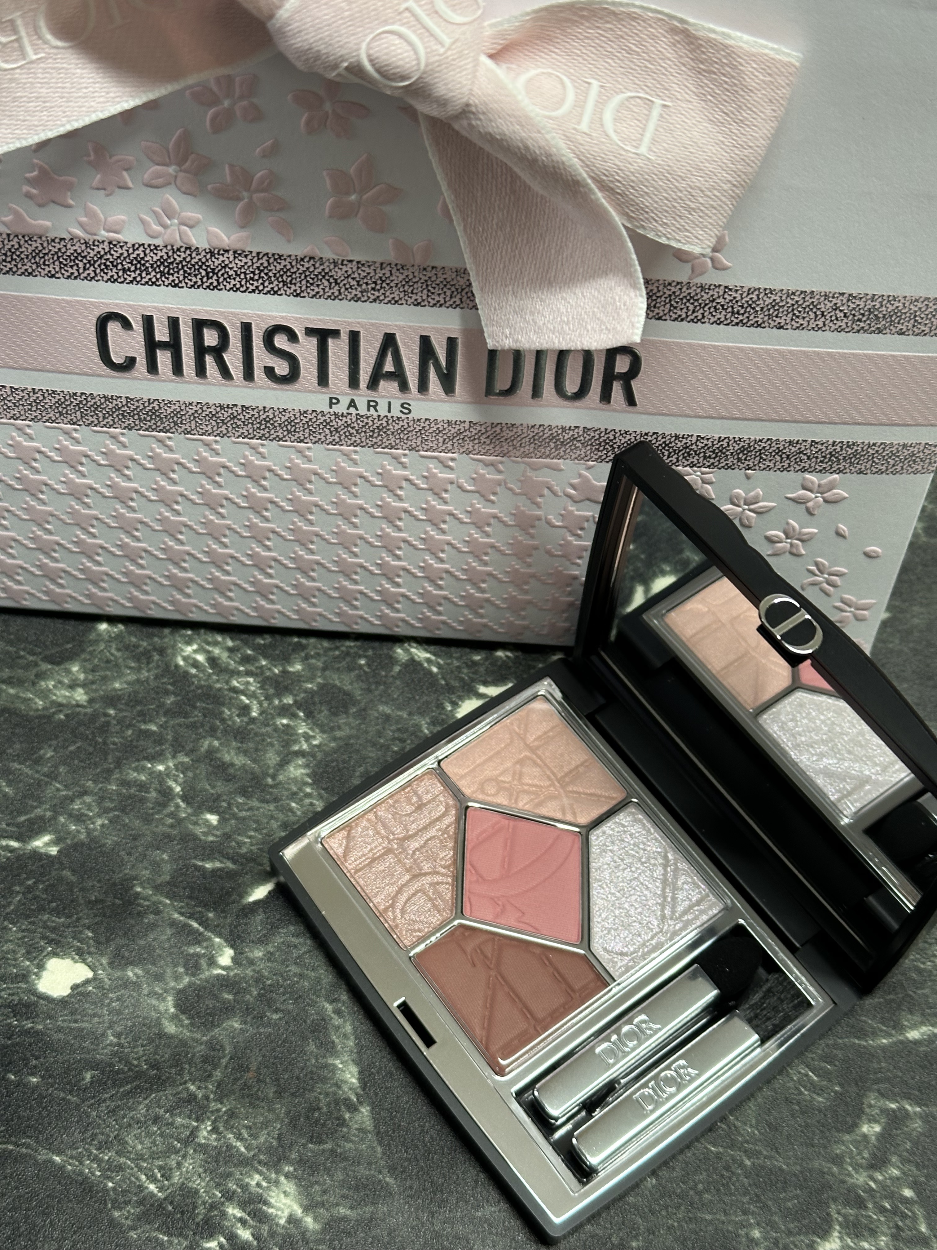 【旧】ディオールショウ サンク クルール（限定品）/Dior/アイシャドウを使ったクチコミ（1枚目）