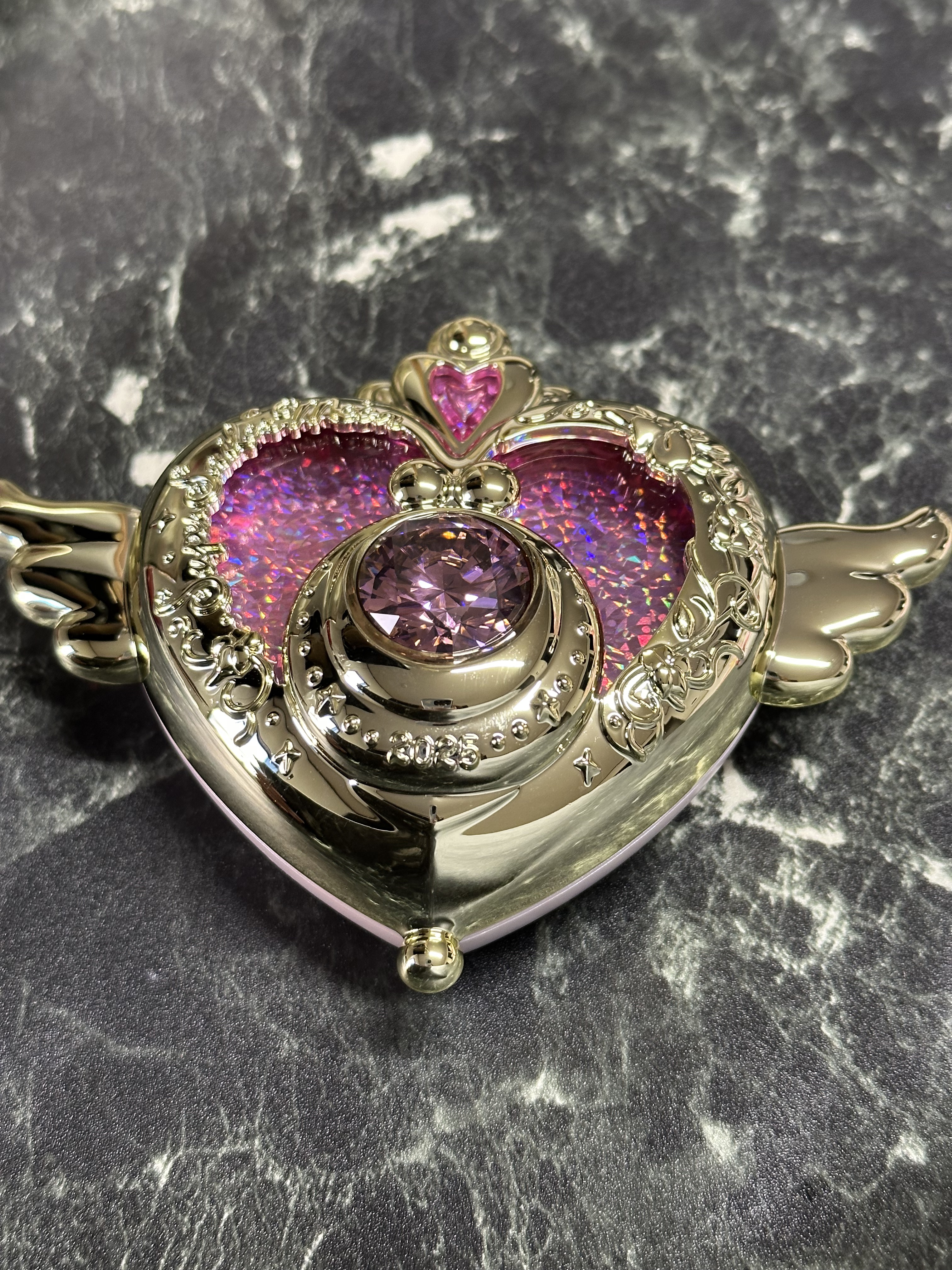 ミラクルロマンス シャイニングムーンパウダー 2025 Limited Edition/ミラクルロマンス/プレストパウダーを使ったクチコミ（2枚目）