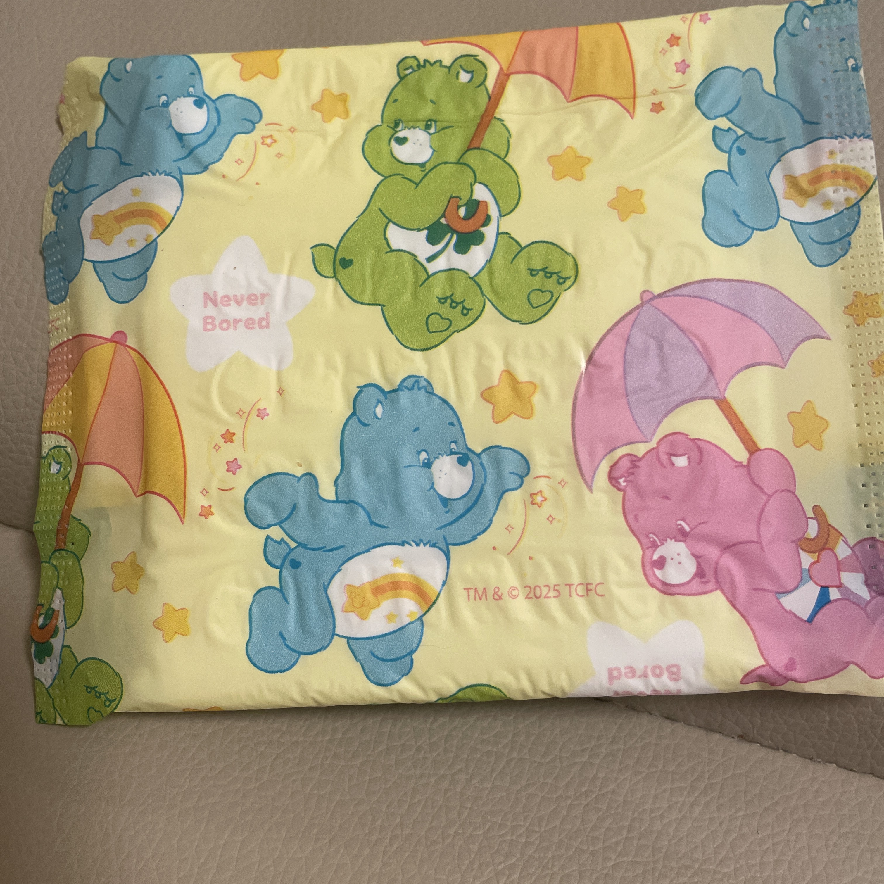 エリス エリス コンパクトガード×ケアベア ™︎コラボデザインのクチコミ「#エリス
エリス コンパクトガード×ケアベア ™︎コラボデザイン


パケ可愛すぎてつい買って.....」（2枚目）