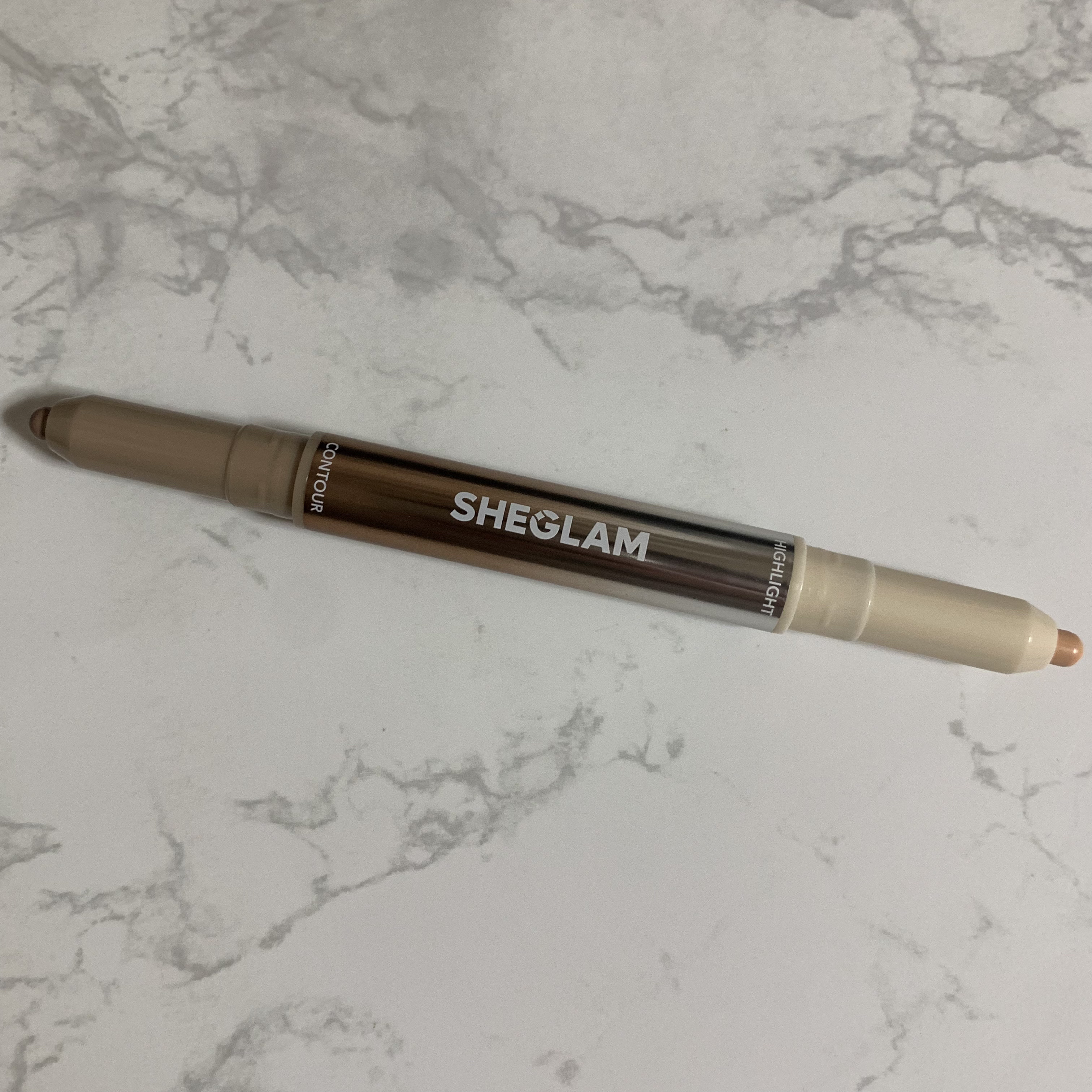 ファインライン 2-in-1 鼻輪郭 & ハイライト ペン/SHEGLAM/スティックハイライトを使ったクチコミ（2枚目）