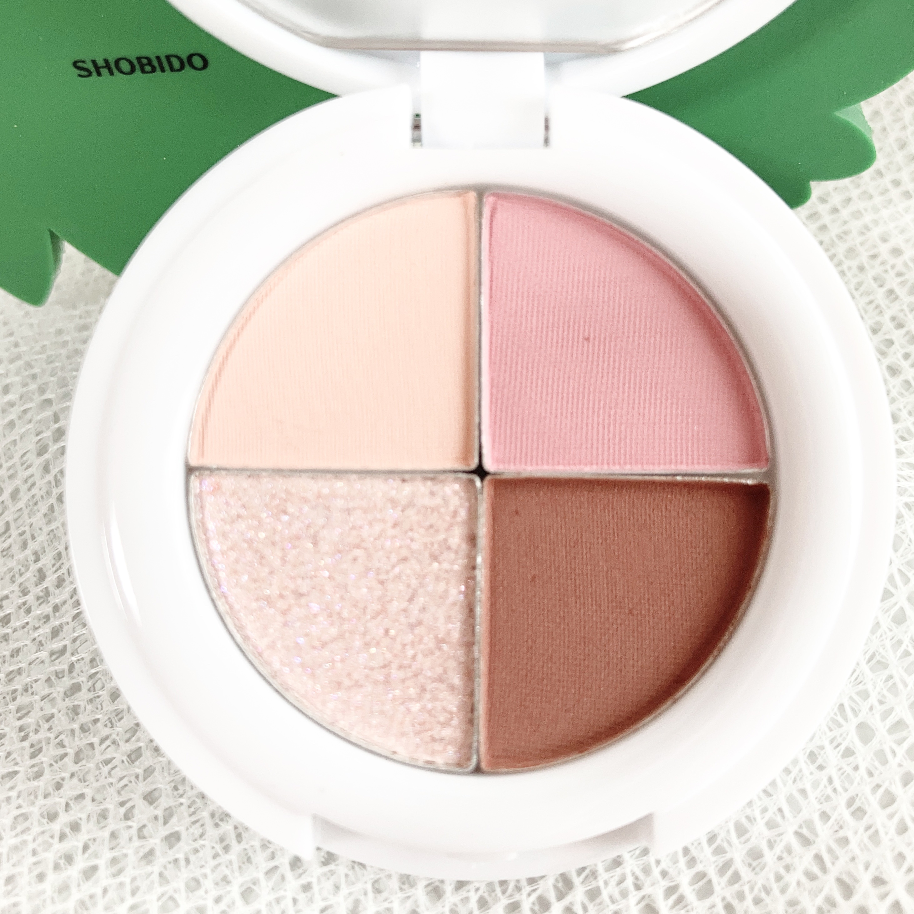 アイシャドウパレット〈塔の上のラプンツェル〉/SHOBIDO/アイシャドウパレットを使ったクチコミ（2枚目）