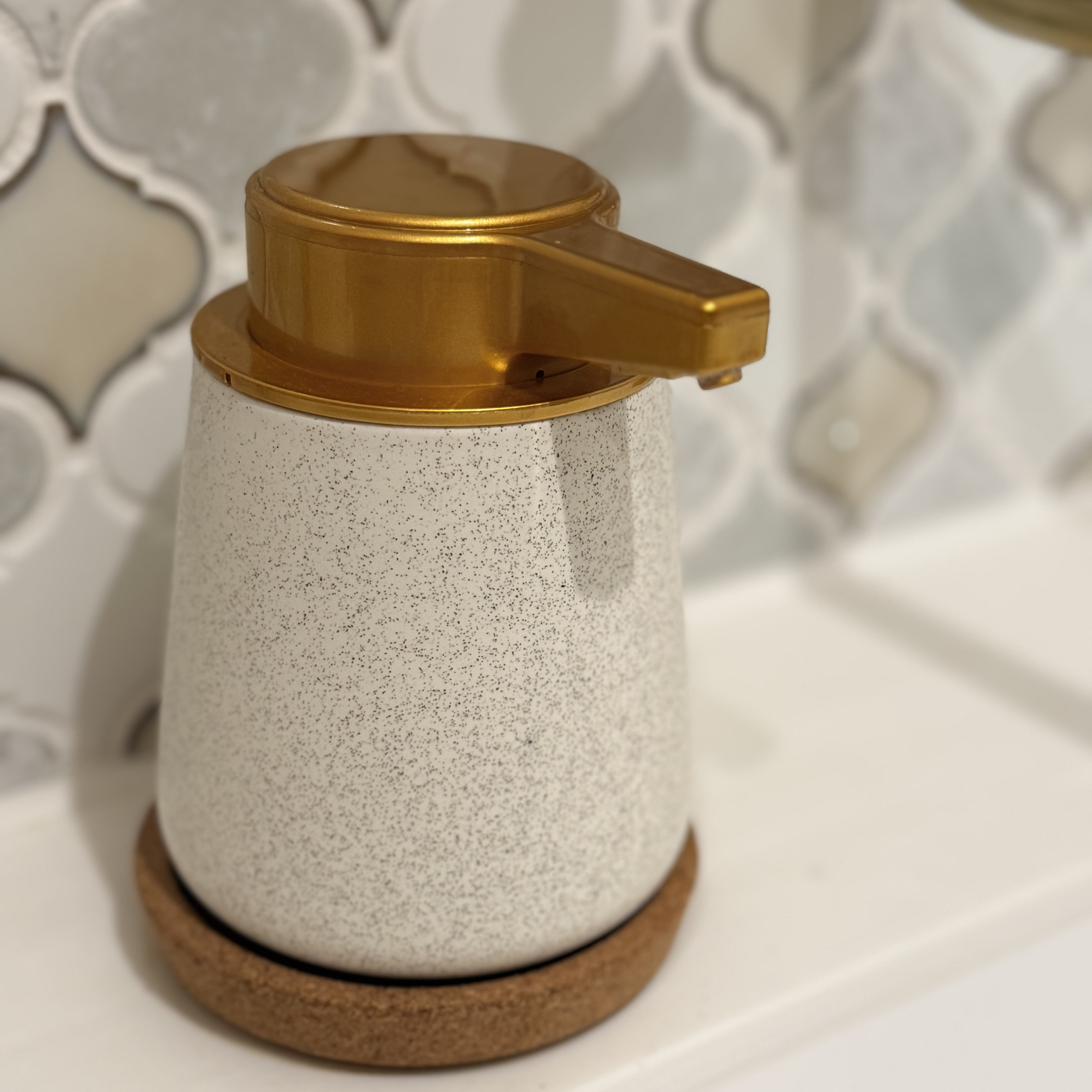 キレイキレイ薬用ハンドコンディショニングソープ  あたたかな木漏れ日の香りシトラス＆ラベンダー/キレイキレイ/ハンドソープを使ったクチコミ（2枚目）