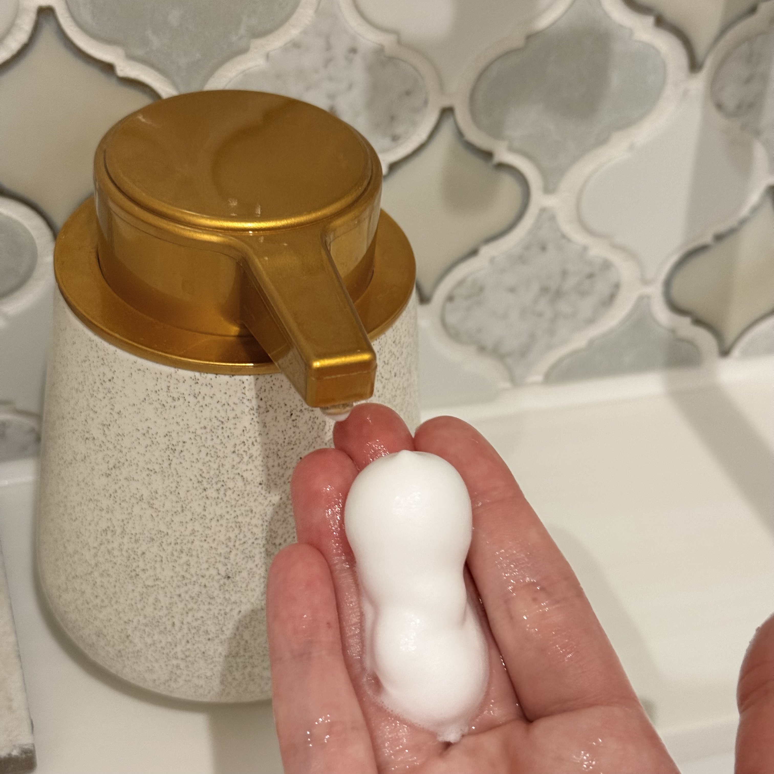 キレイキレイ薬用ハンドコンディショニングソープ  あたたかな木漏れ日の香りシトラス＆ラベンダー/キレイキレイ/ハンドソープを使ったクチコミ（3枚目）