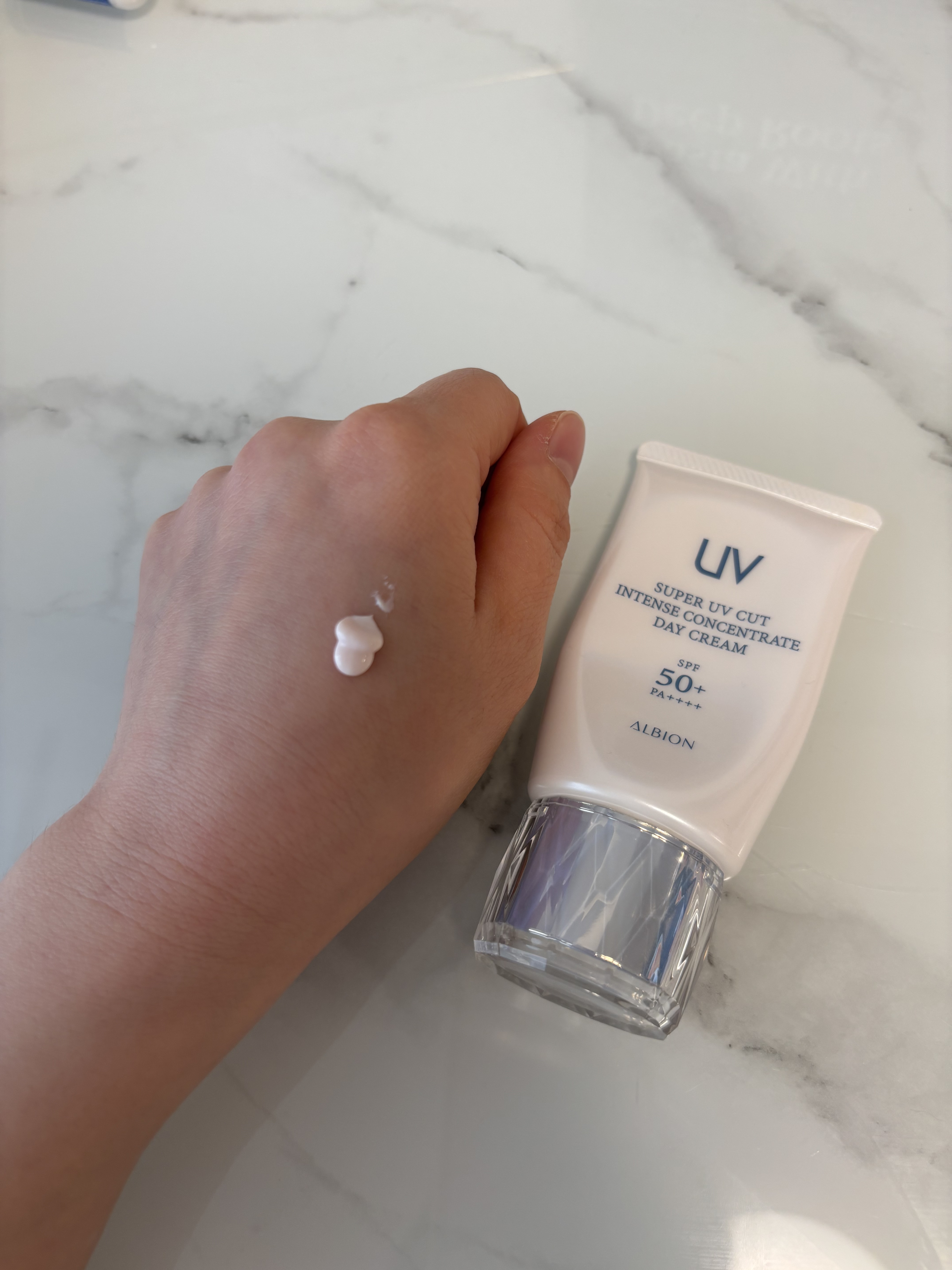 スーパー UV カット インテンスコンセントレート デイクリーム/ALBION/日焼け止めクリームを使ったクチコミ（2枚目）