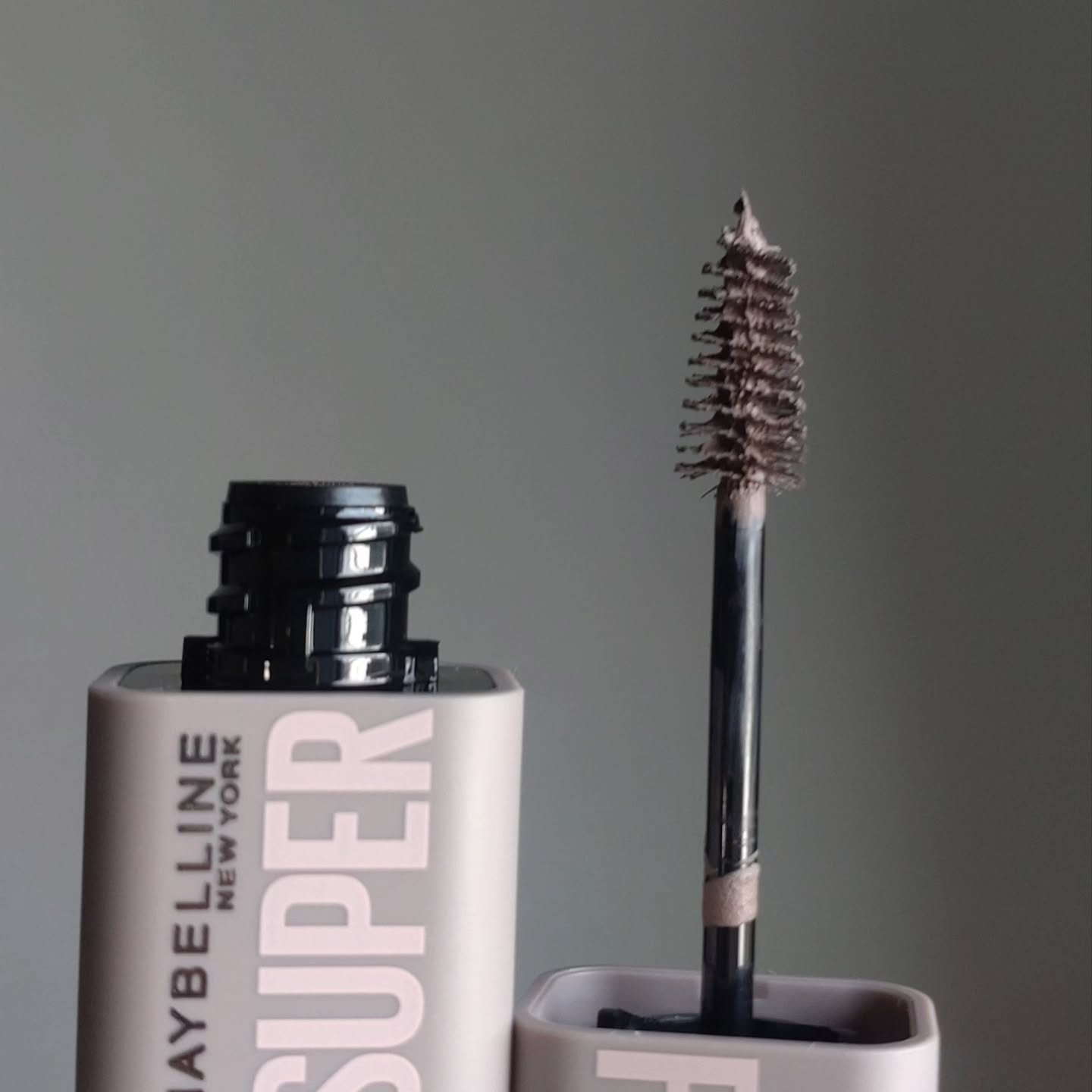 ＳＰ フラッフ ブロウ ムース/MAYBELLINE NEW YORK/眉マスカラを使ったクチコミ（2枚目）