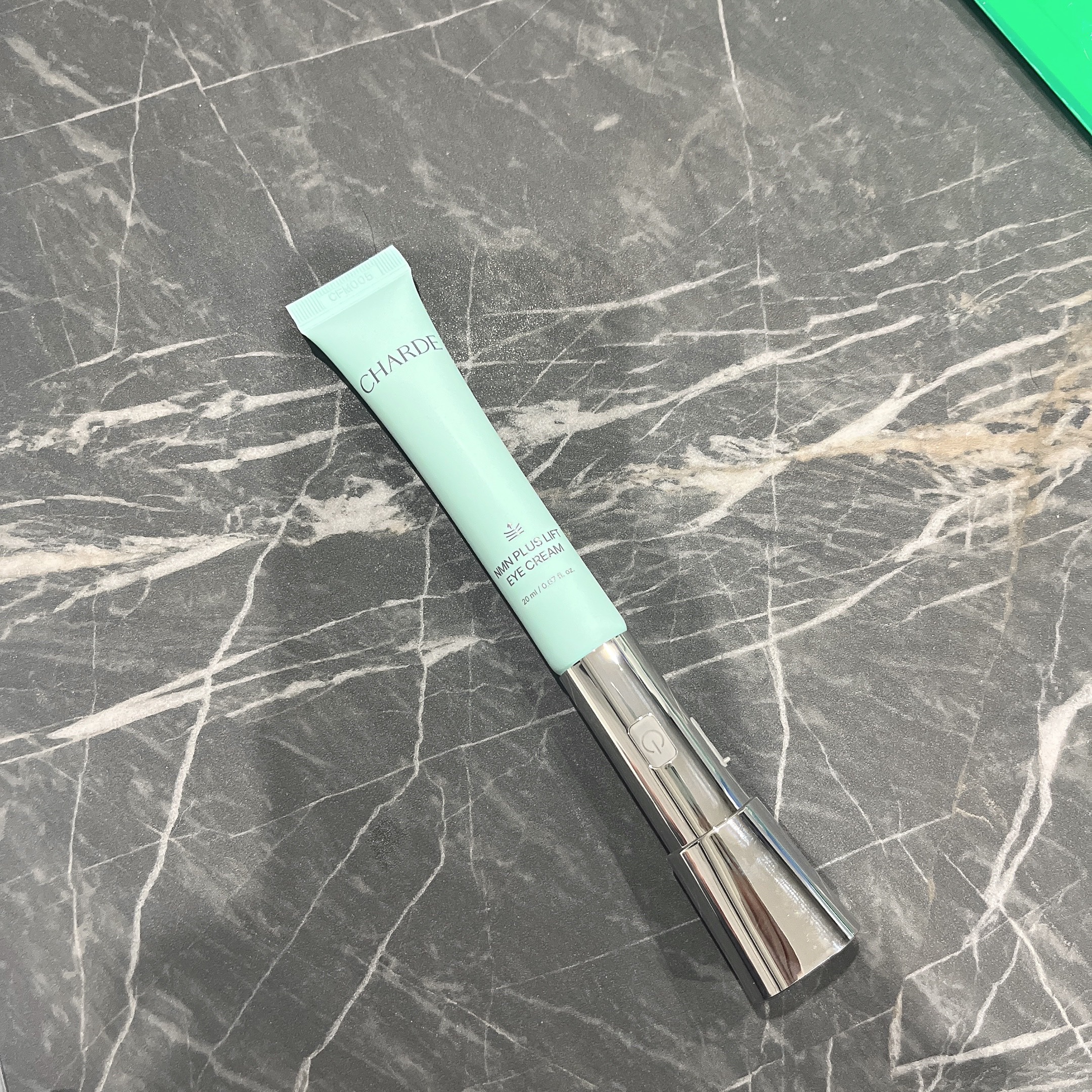NMNプラスリフトアイクリーム/CHARDE/アイケア・アイクリームを使ったクチコミ（2枚目）