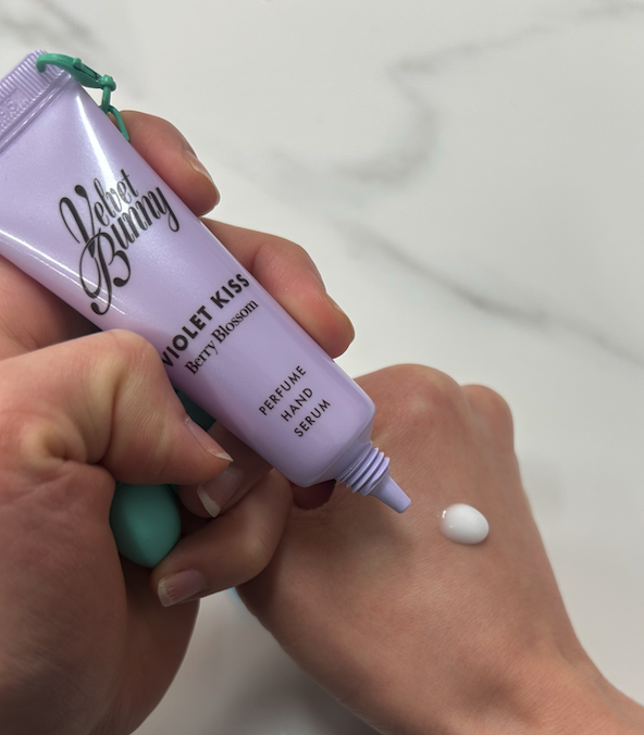 パフュームハンドセラム キーリング MY SINSHINE/Velvet Bunny/ハンドクリームを使ったクチコミ（2枚目）