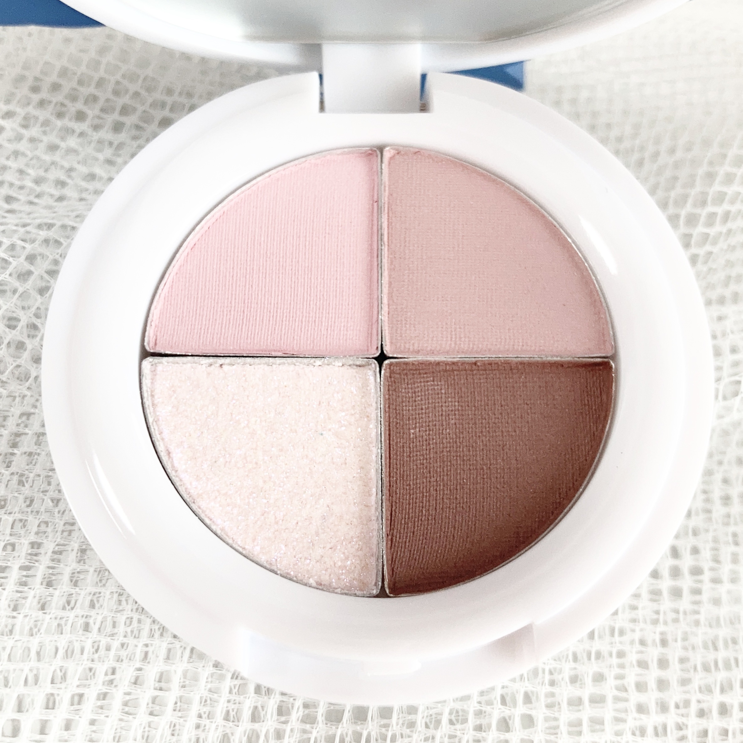 アイシャドウパレット〈アナと雪の女王〉/SHOBIDO/アイシャドウパレットを使ったクチコミ（2枚目）