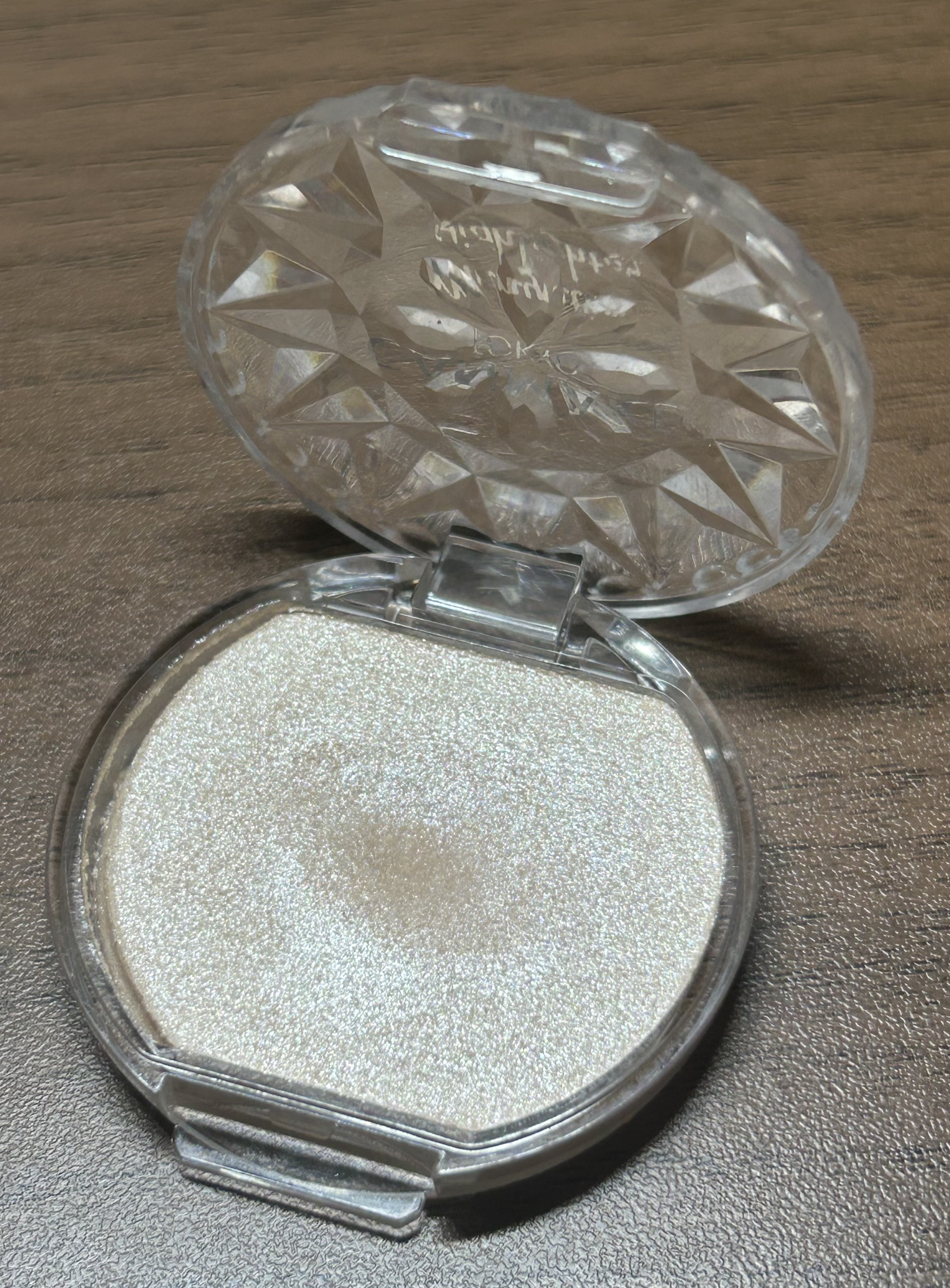 ムーングロウハイライター/キャンメイク/ハイライトを使ったクチコミ（2枚目）