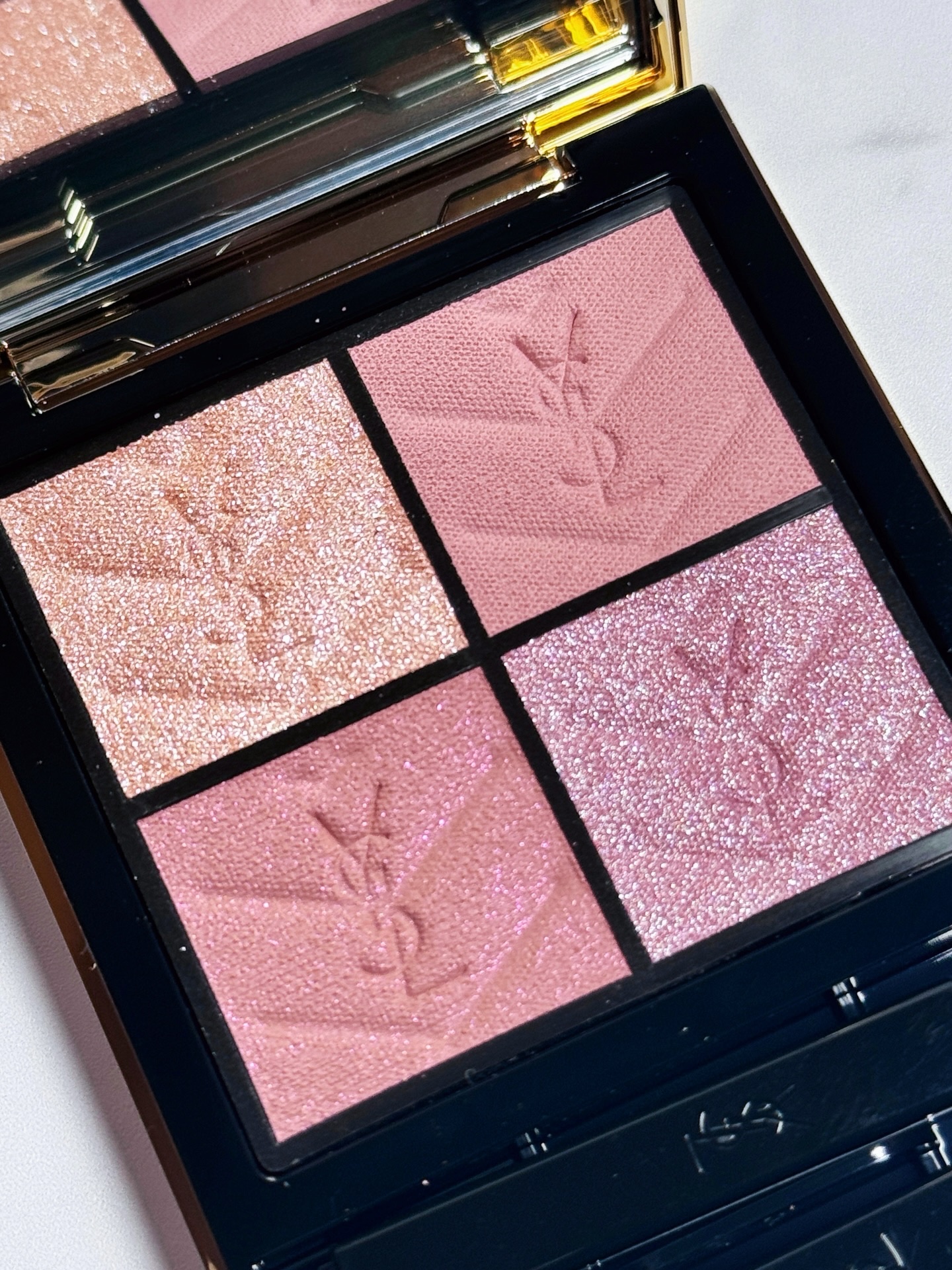 クチュール ミニ クラッチ/YVES SAINT LAURENT BEAUTE/アイシャドウパレットを使ったクチコミ（2枚目）