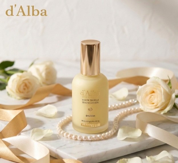 ダルバ
ビタトーニングセラム乳液

ビタトーニングセラム乳液使ってみました❗
マスクやミスト化粧水は使っているのですがセラム乳液は使ったことがなかったのです…

柔らかいクリ－ムと乳液の間のようなテクスチャ－で馴染みやすく使いやすい‼️

