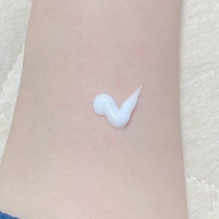 ニベア スキンミルク クリーミィ ほのかなフローラルの香り/ニベア/ボディミルクを使ったクチコミ(2枚目)